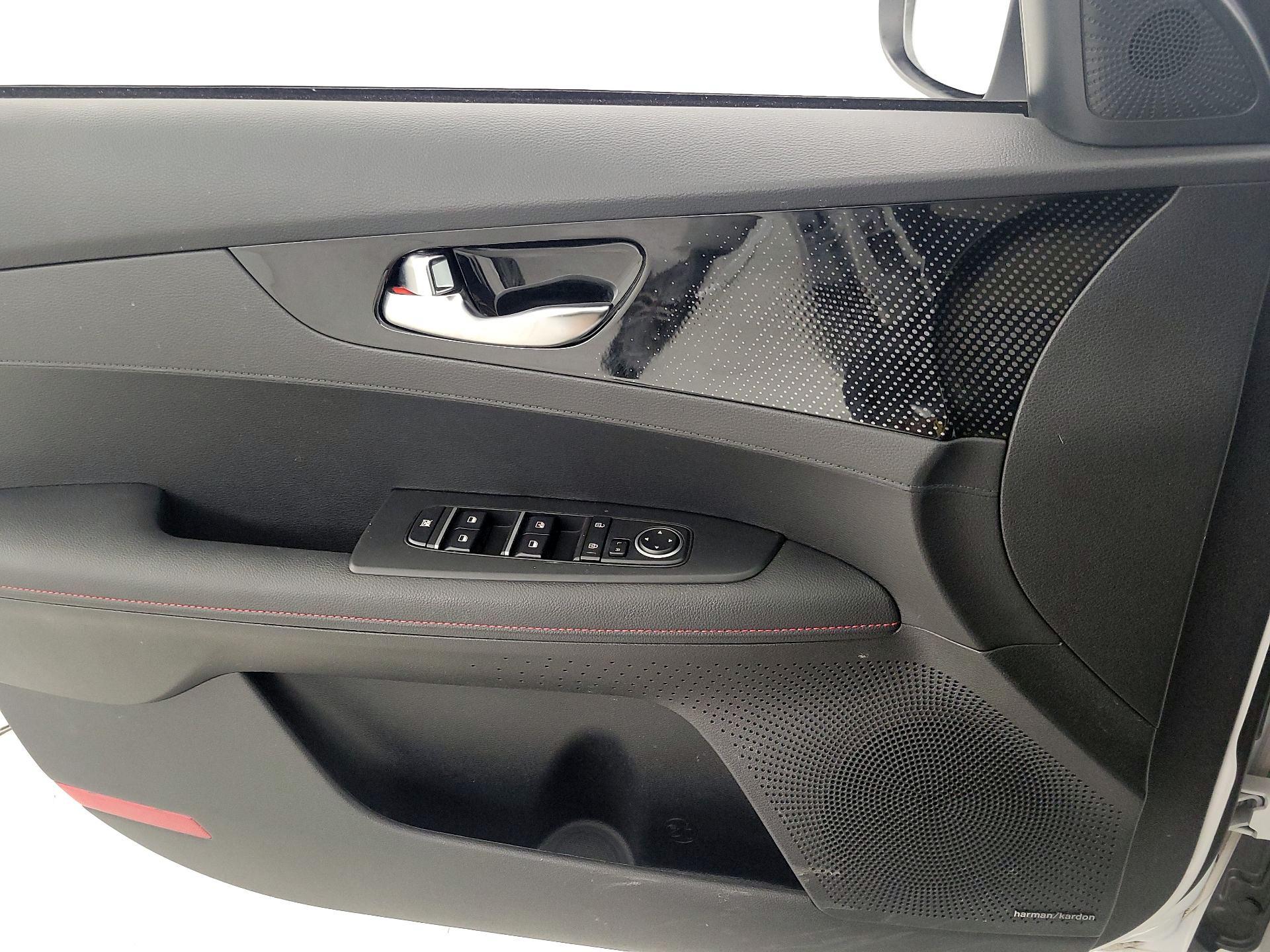 Thumbnail: 2023 Kia Forte - 12