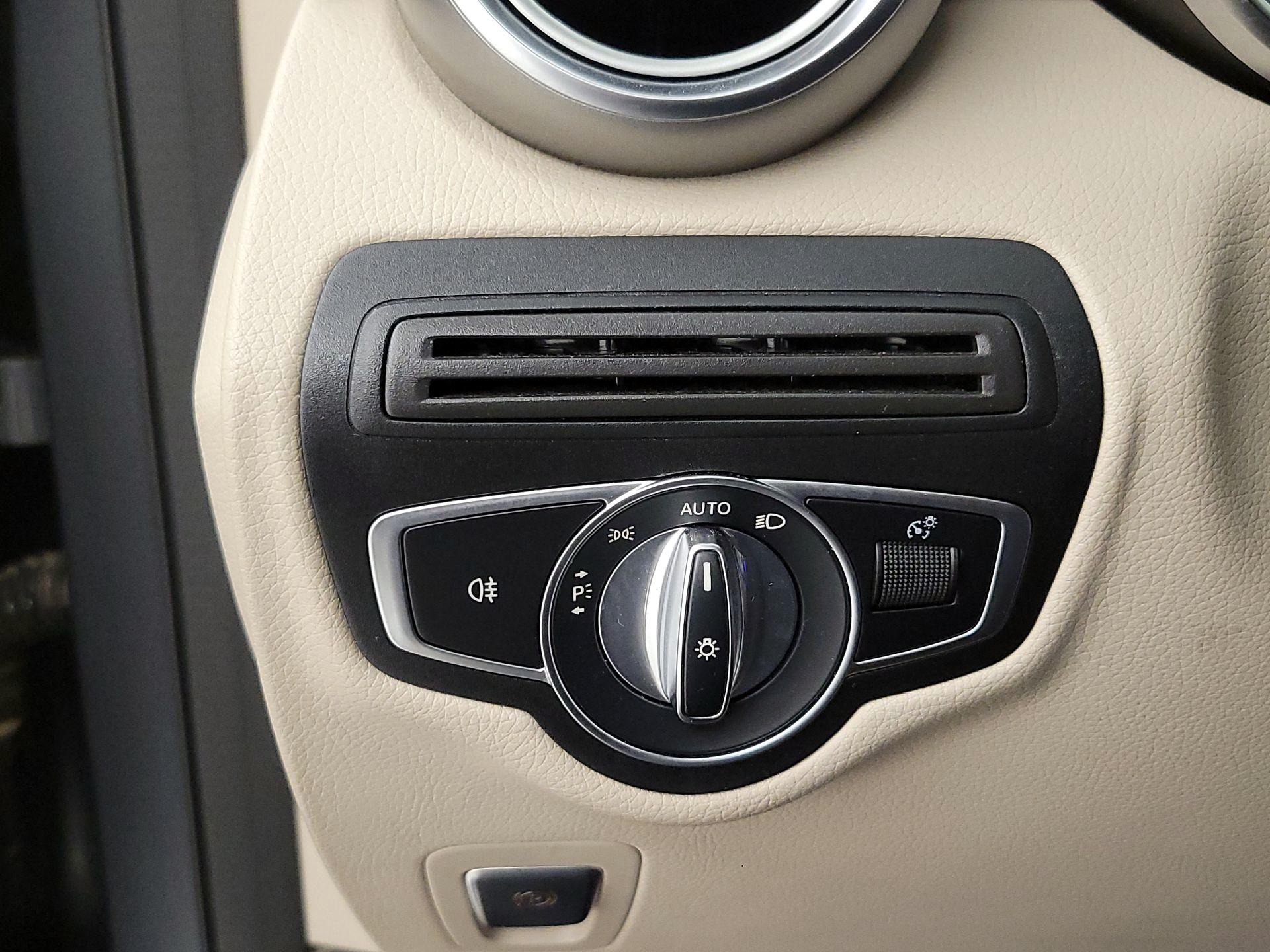 Thumbnail: 2020 Mercedes-Benz GLC - 13