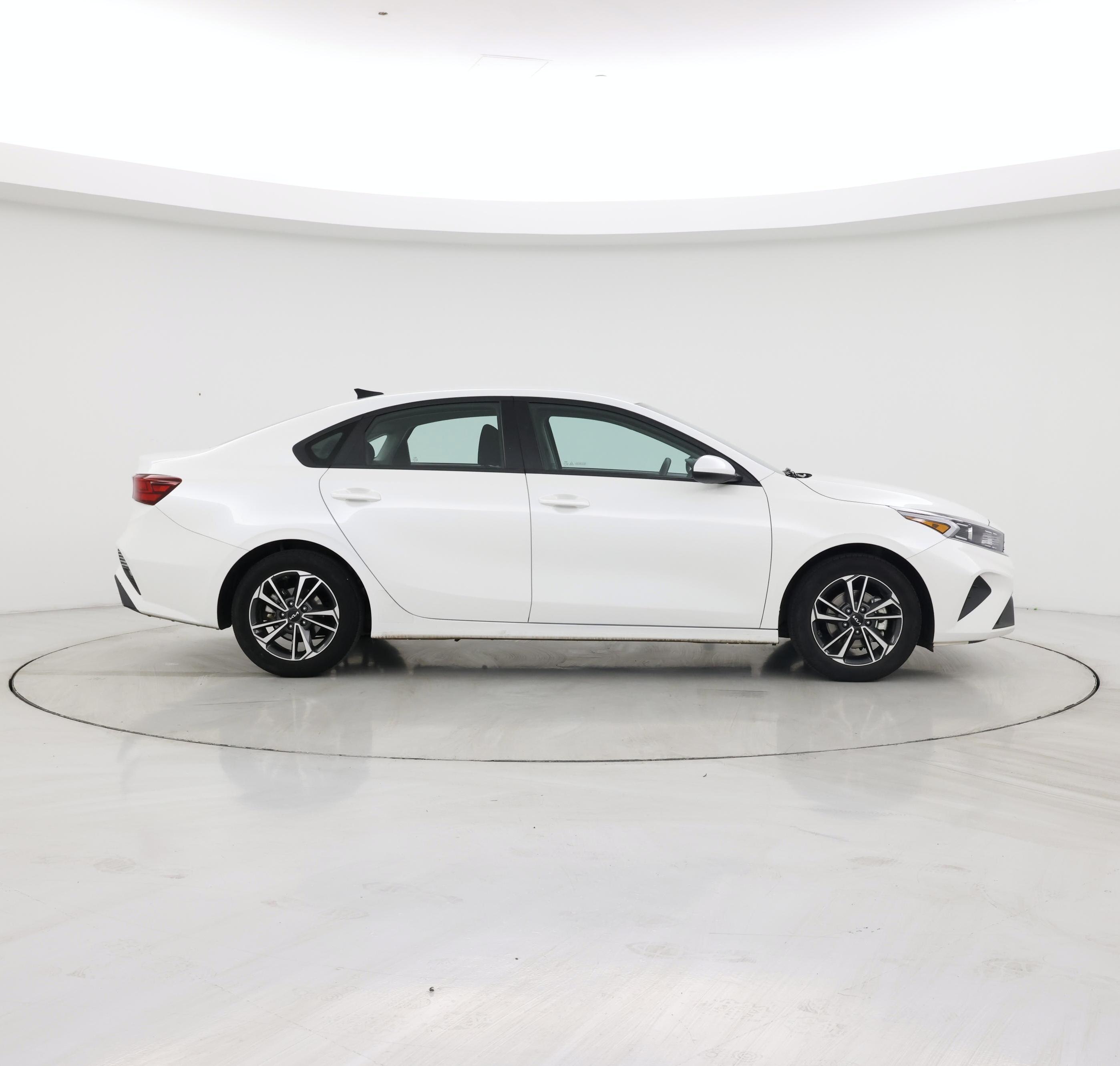 Thumbnail: 2024 Kia Forte - 7