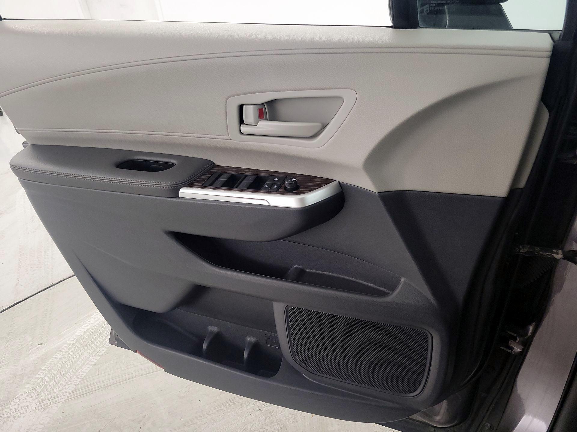 Thumbnail: 2024 Toyota Sienna - 12