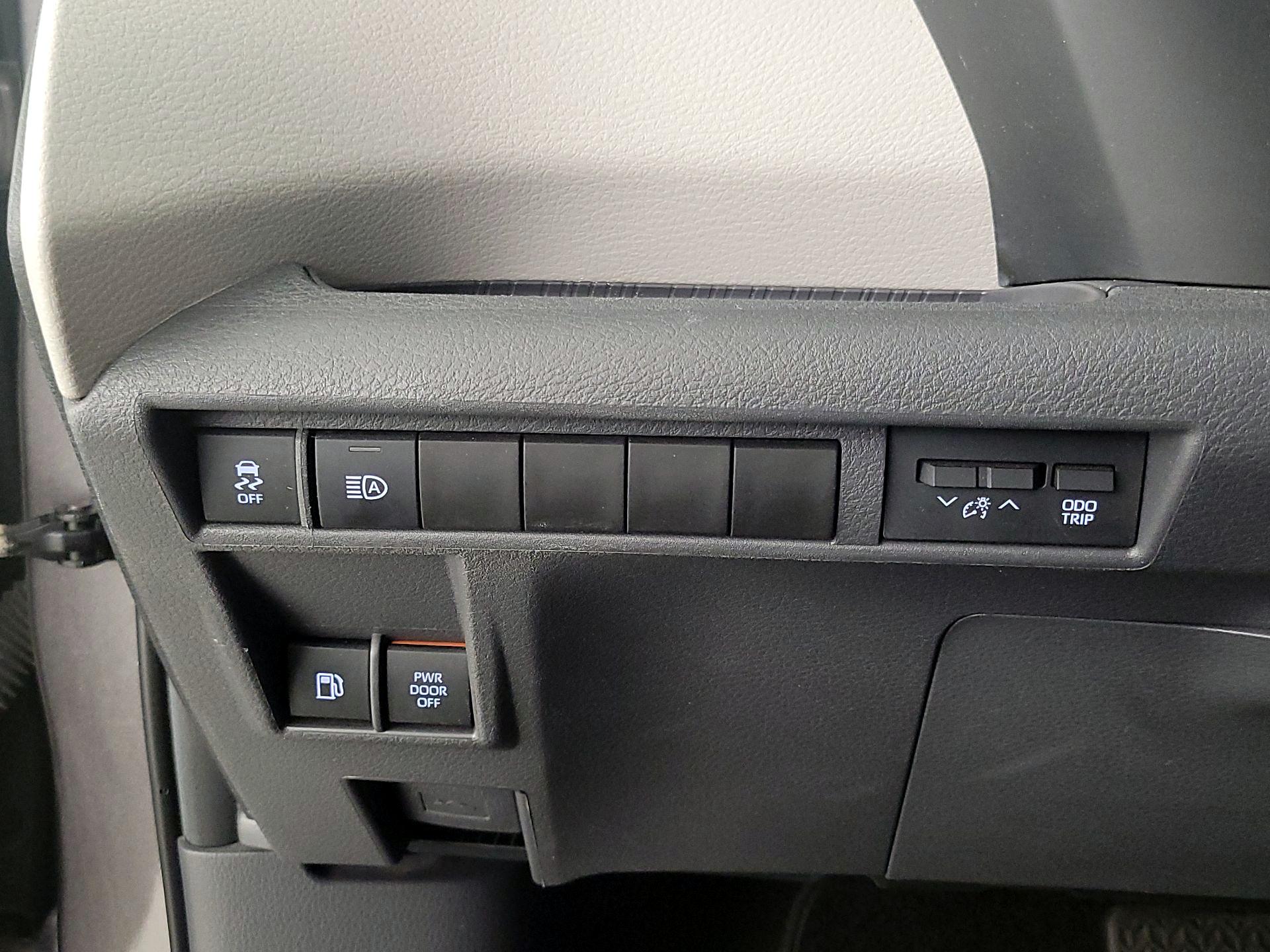 Thumbnail: 2024 Toyota Sienna - 13