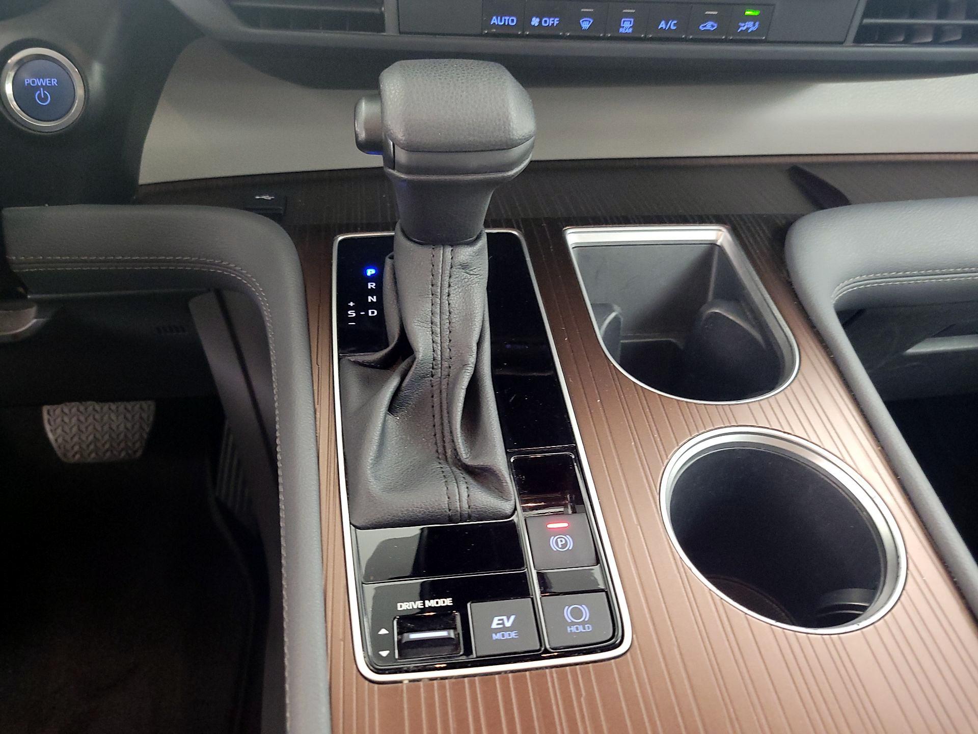 Thumbnail: 2024 Toyota Sienna - 17