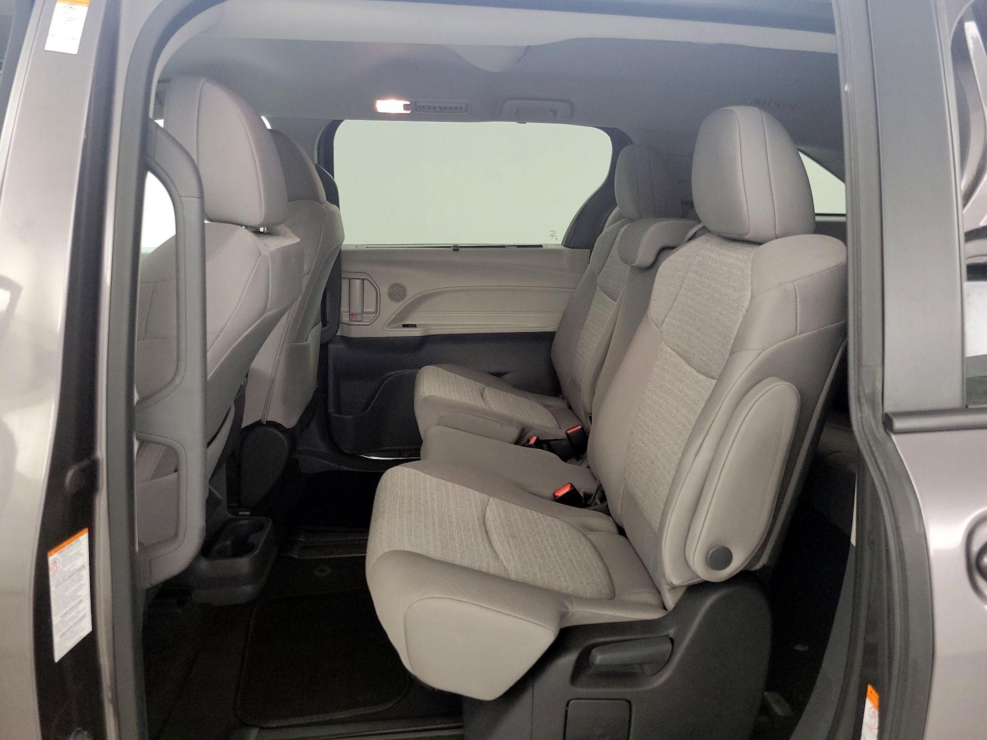 Thumbnail: 2024 Toyota Sienna - 19