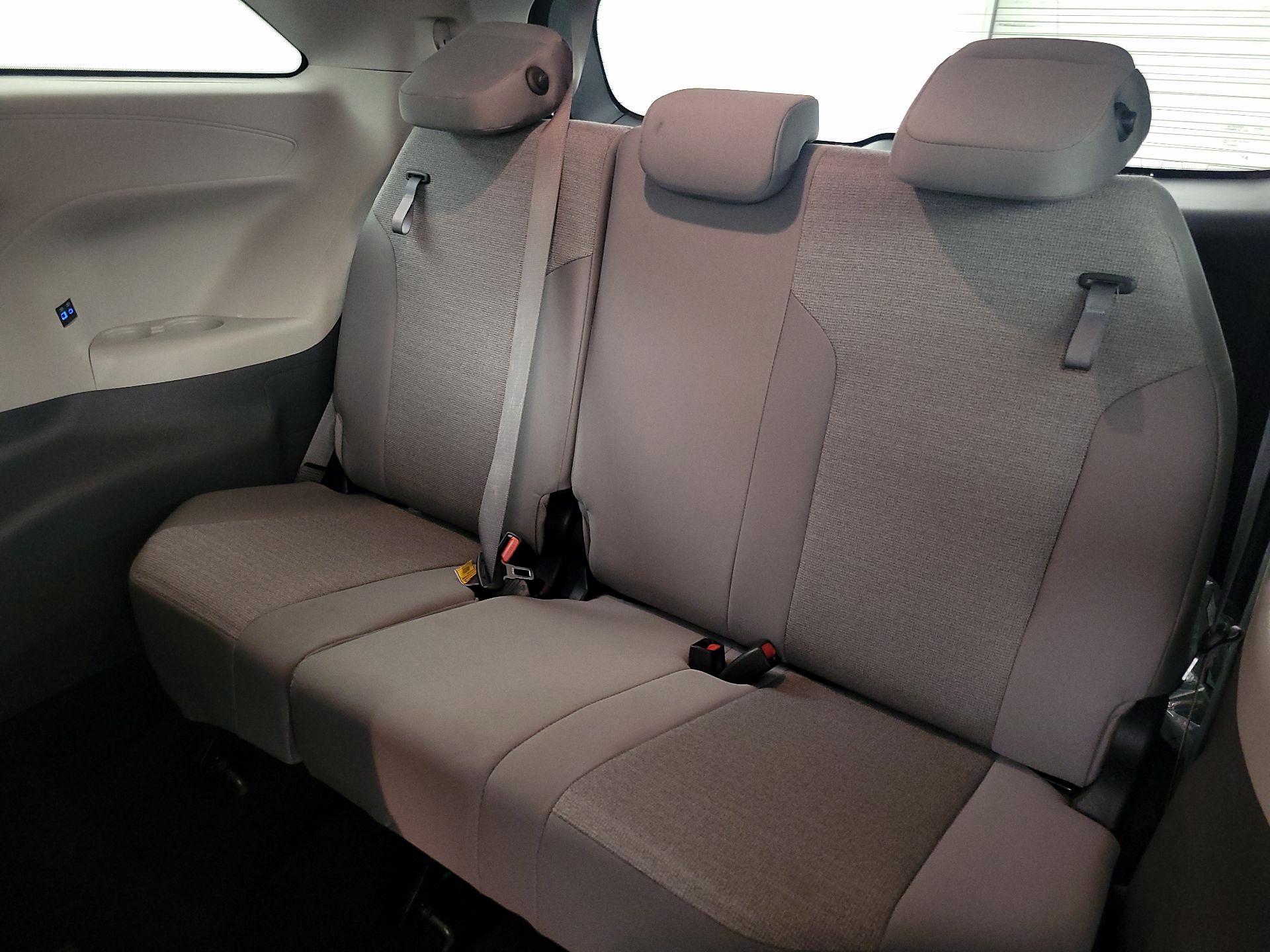 Thumbnail: 2024 Toyota Sienna - 20