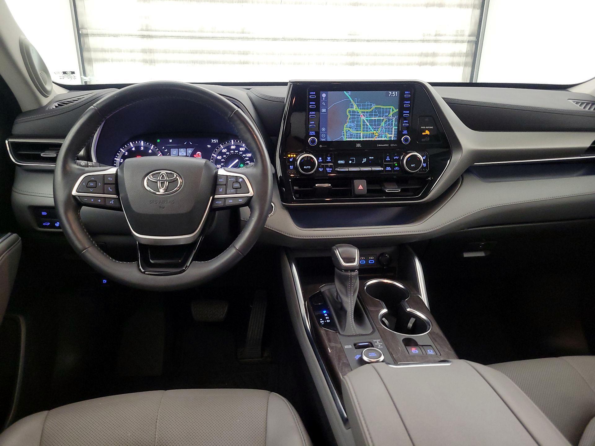 Thumbnail: 2022 Toyota Highlander - 9