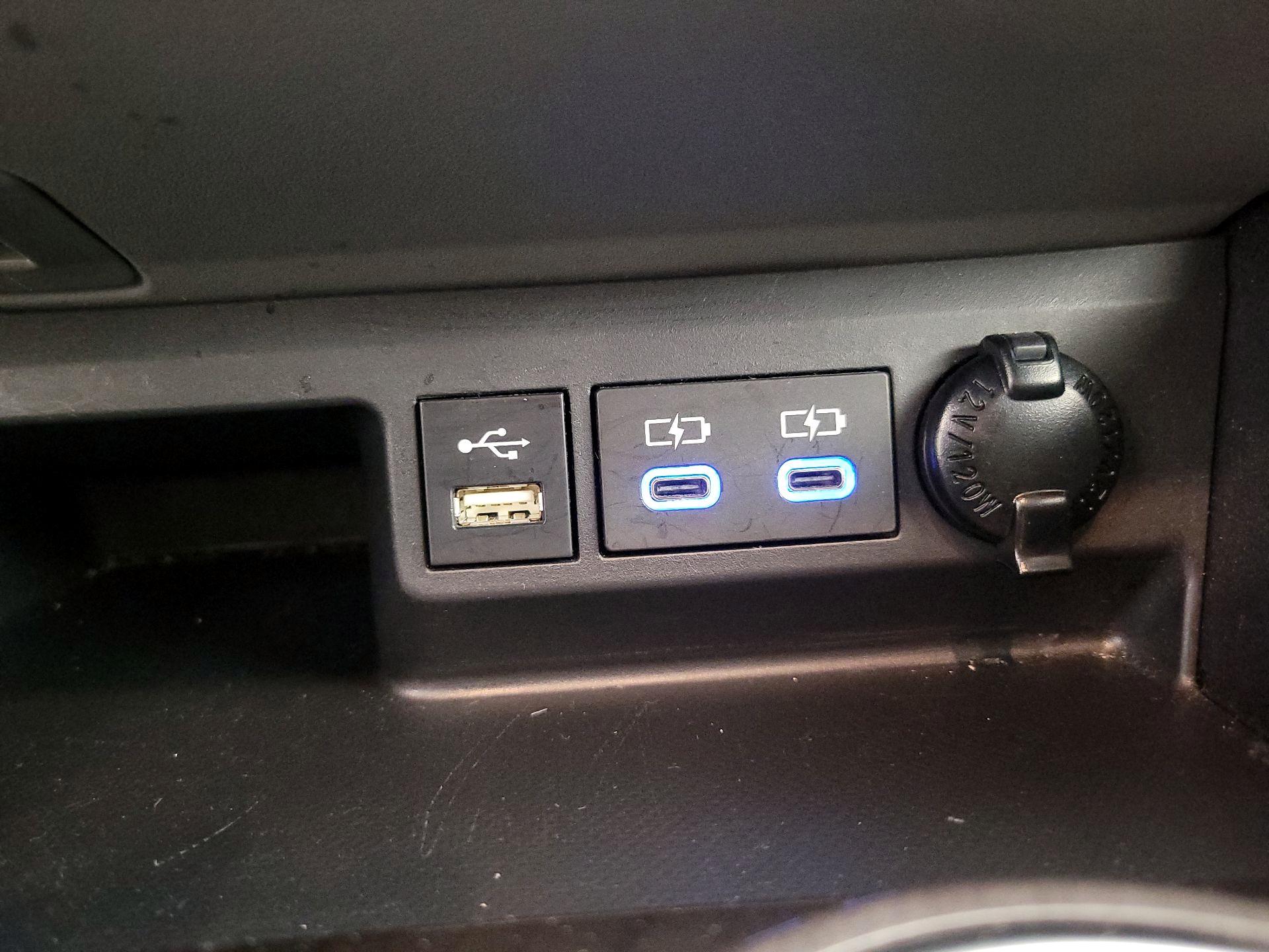 Thumbnail: 2022 Toyota Highlander - 19