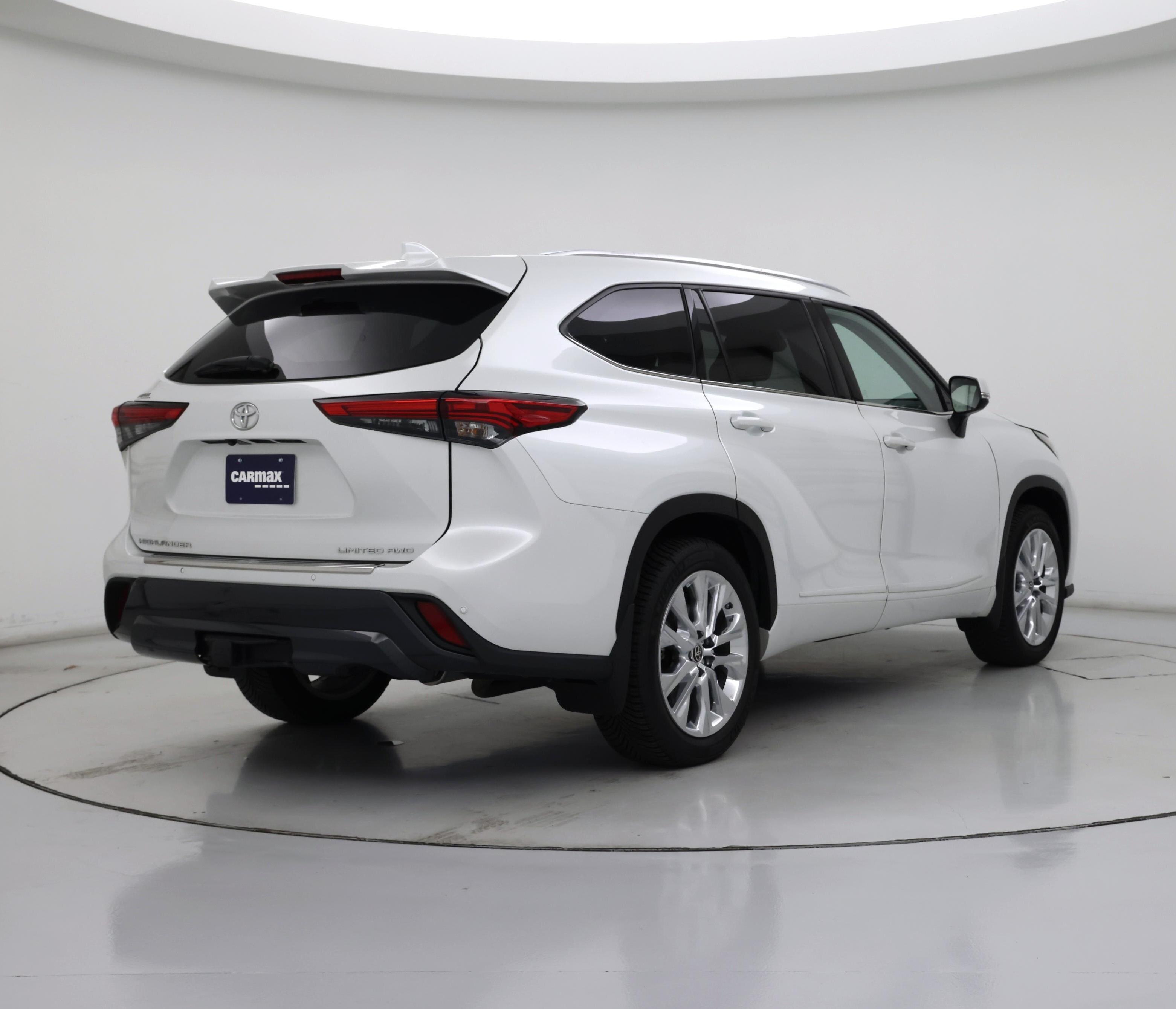 Thumbnail: 2022 Toyota Highlander - 8