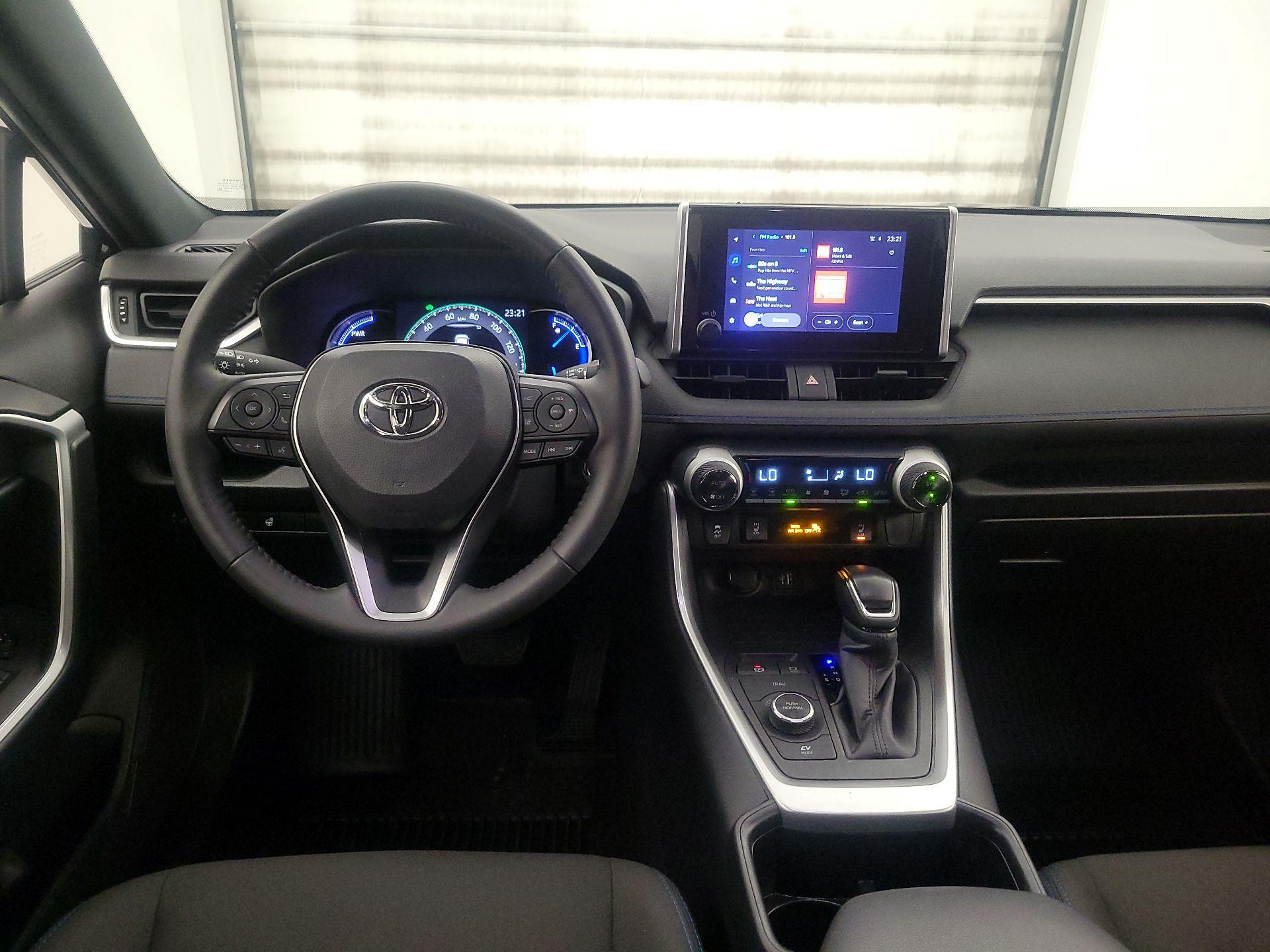 Thumbnail: 2025 Toyota RAV4 - 9