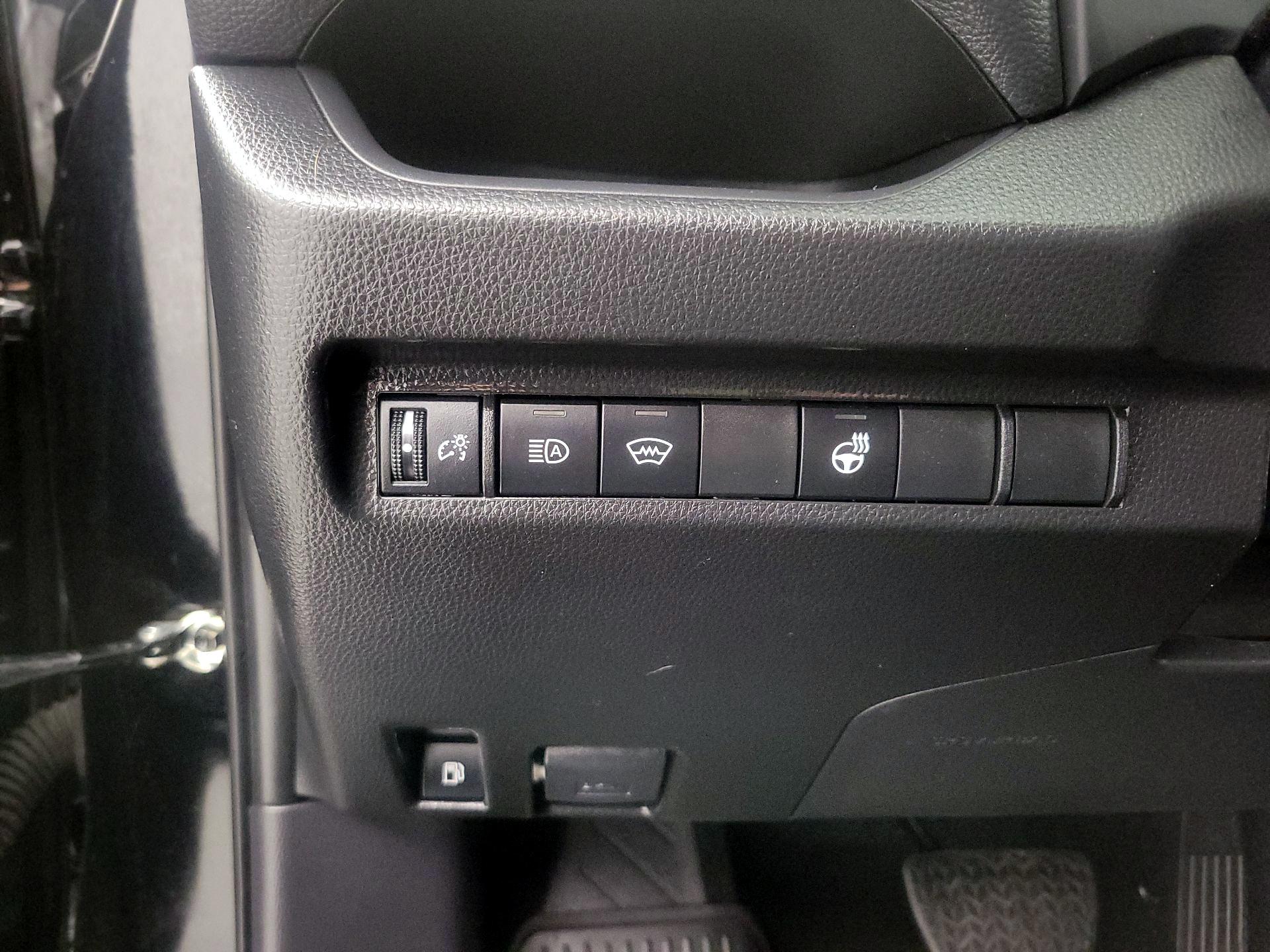 Thumbnail: 2025 Toyota RAV4 - 13