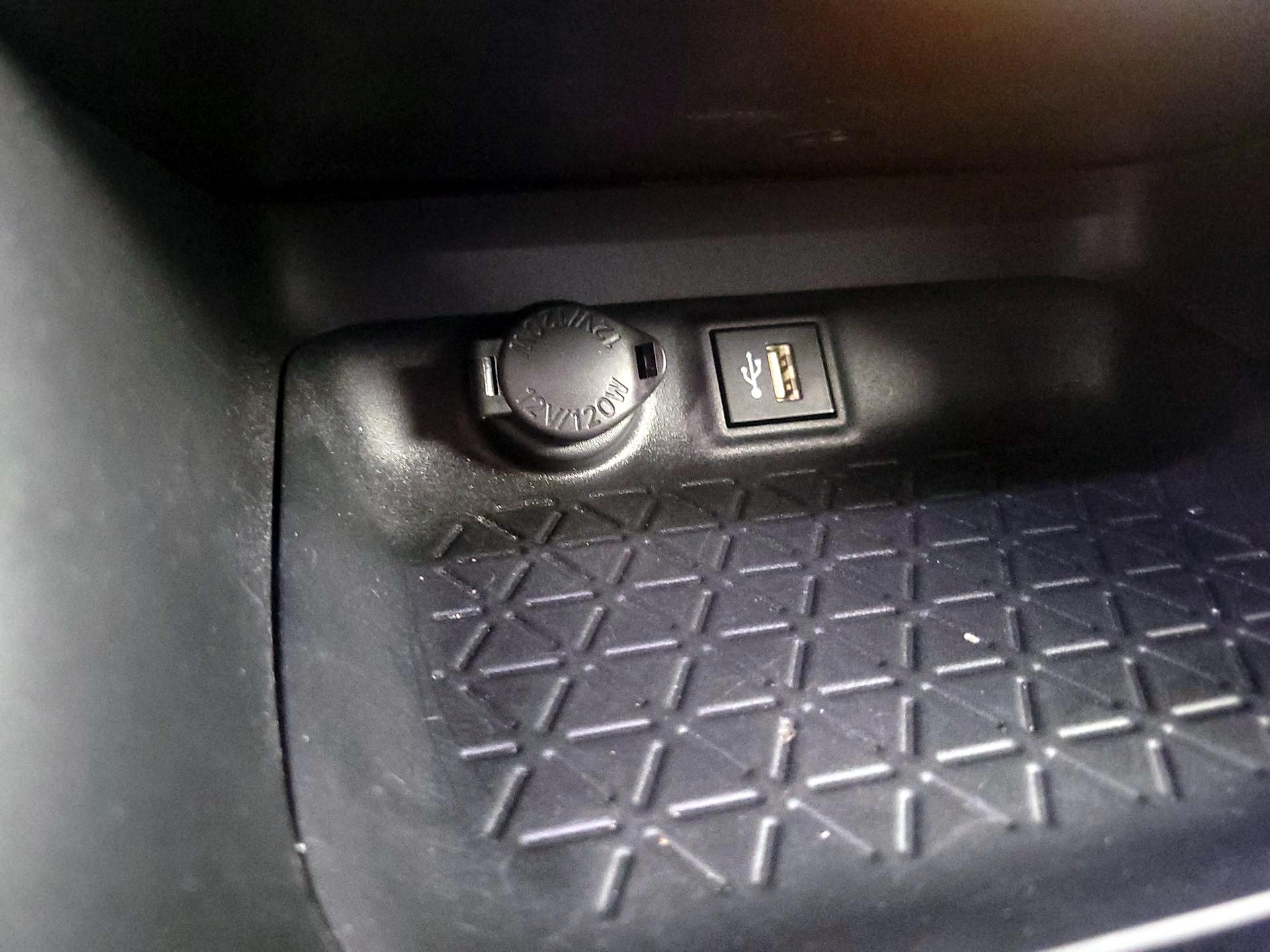 Thumbnail: 2025 Toyota RAV4 - 18