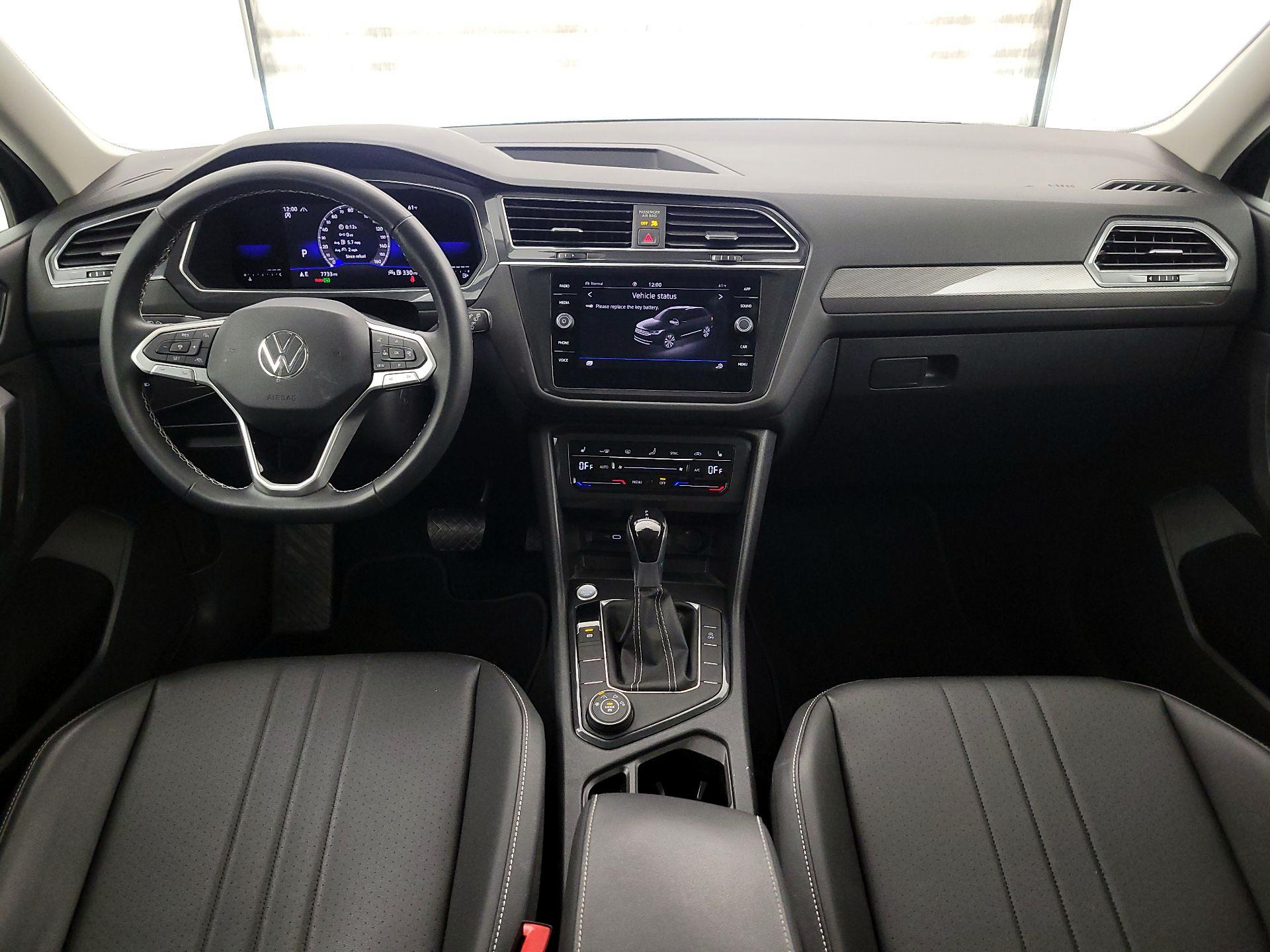 Thumbnail: 2023 Volkswagen Tiguan - 9