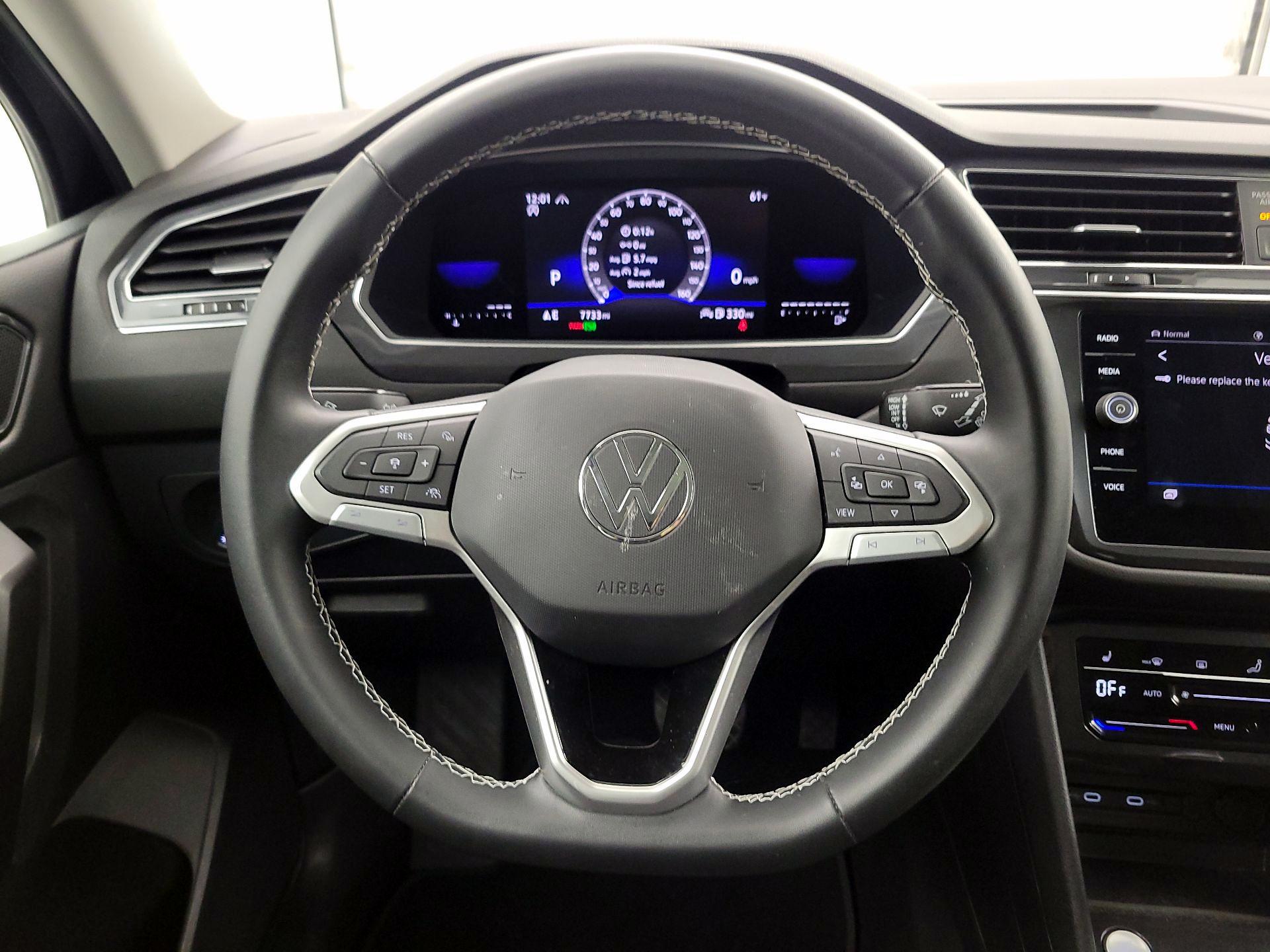 Thumbnail: 2023 Volkswagen Tiguan - 10