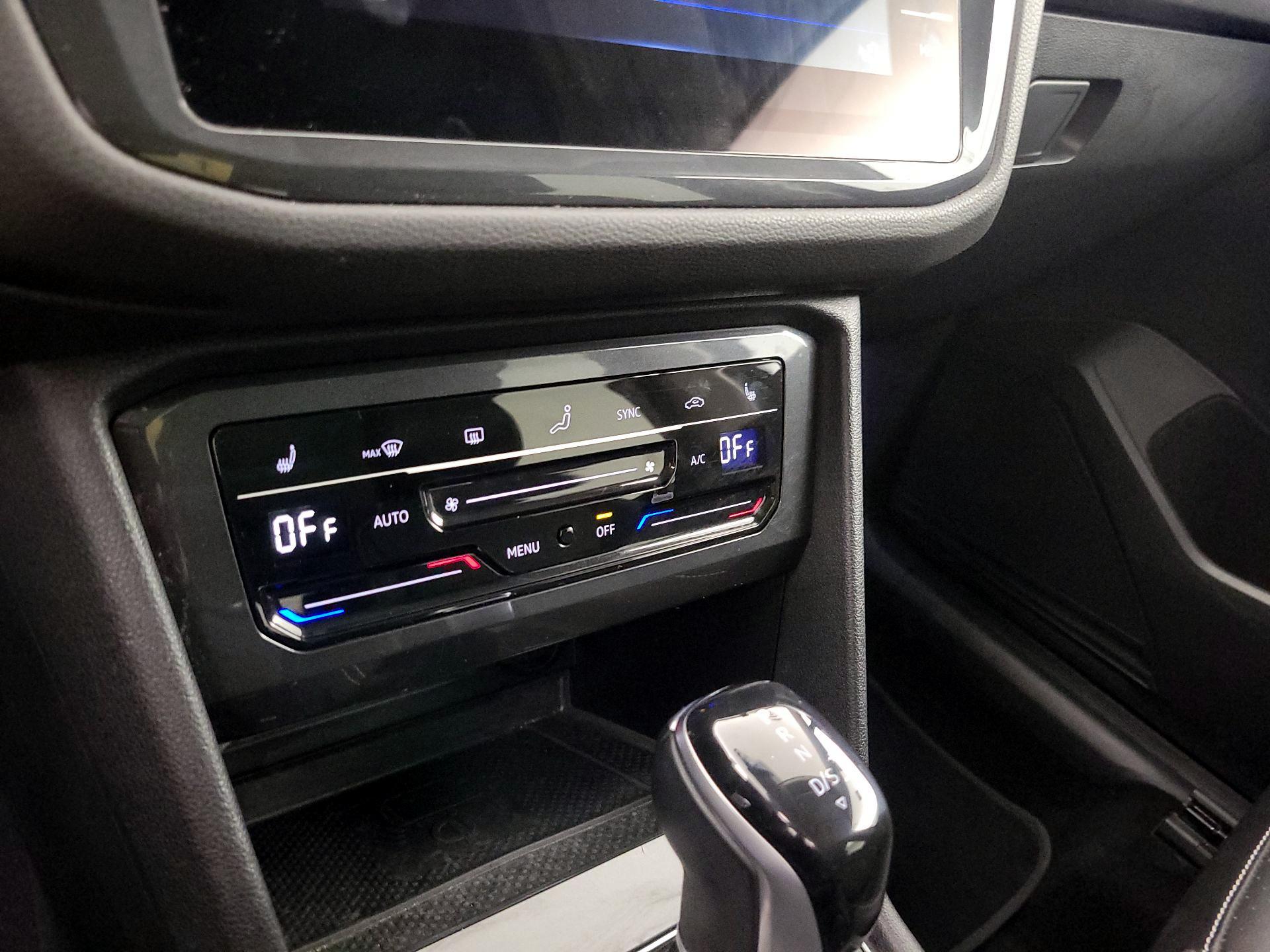 Thumbnail: 2023 Volkswagen Tiguan - 16