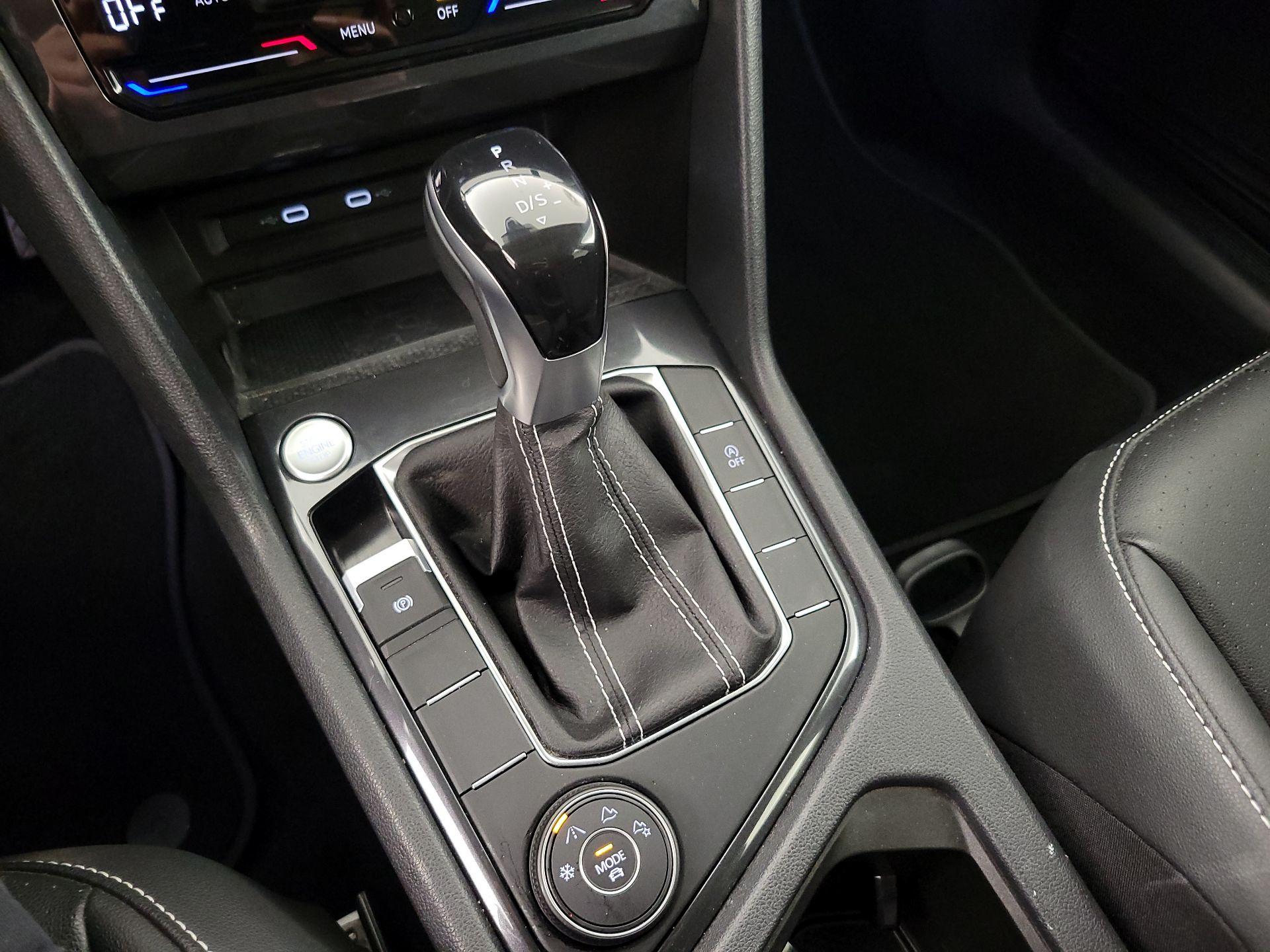 Thumbnail: 2023 Volkswagen Tiguan - 17