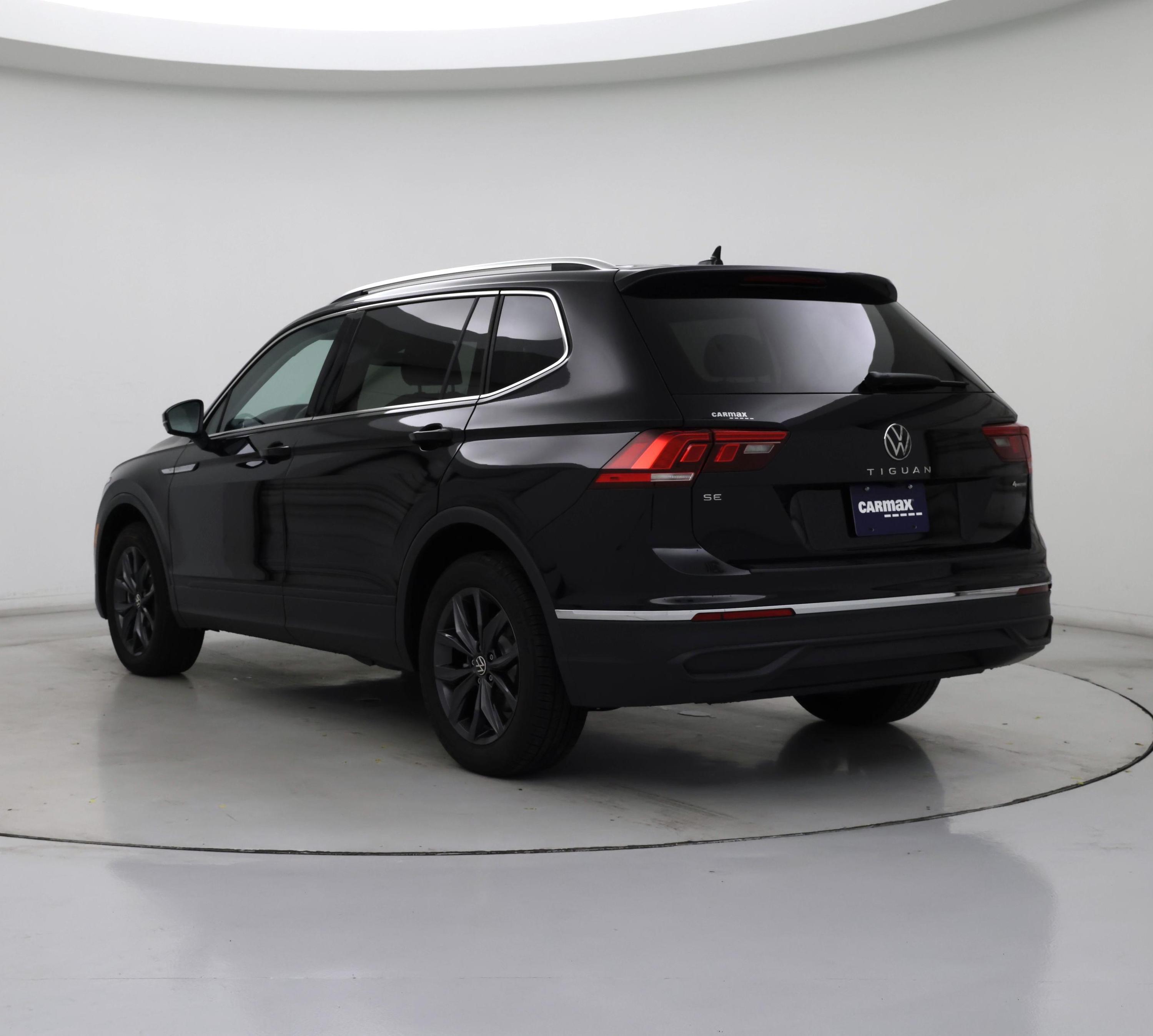 Thumbnail: 2023 Volkswagen Tiguan - 2