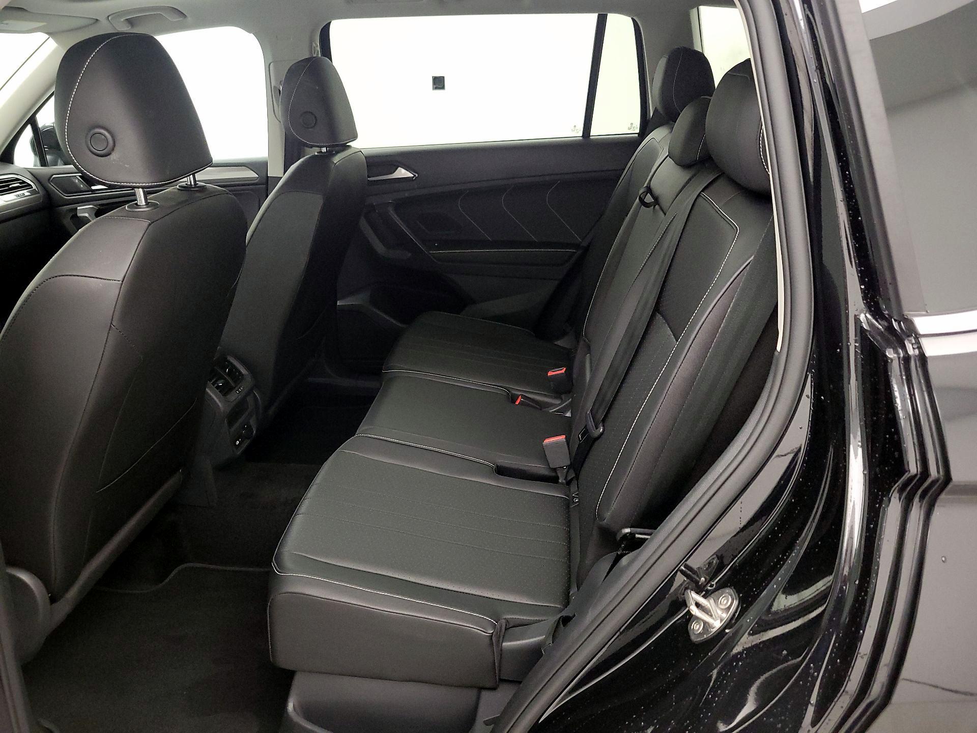 Thumbnail: 2023 Volkswagen Tiguan - 19