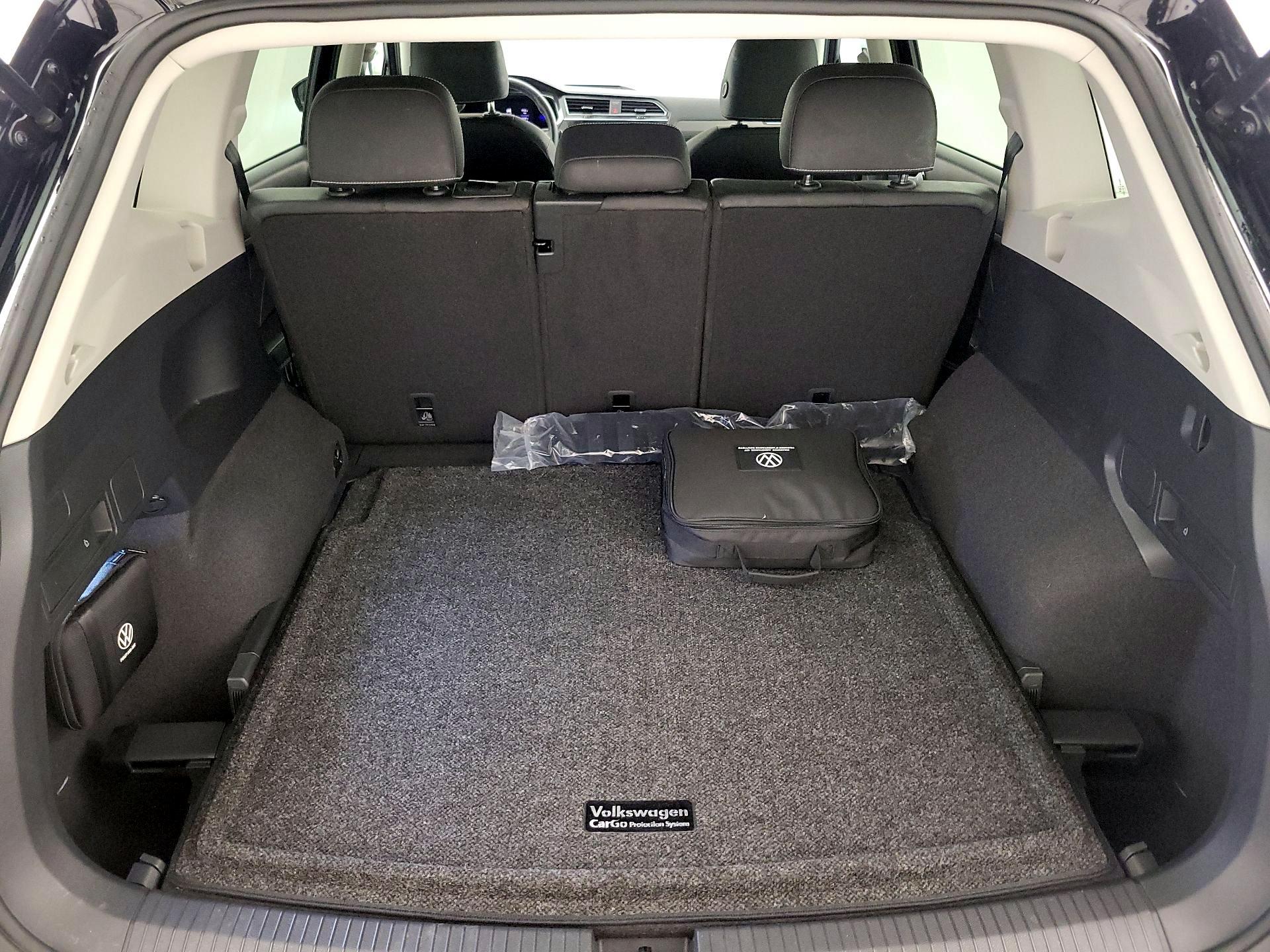 Thumbnail: 2023 Volkswagen Tiguan - 20