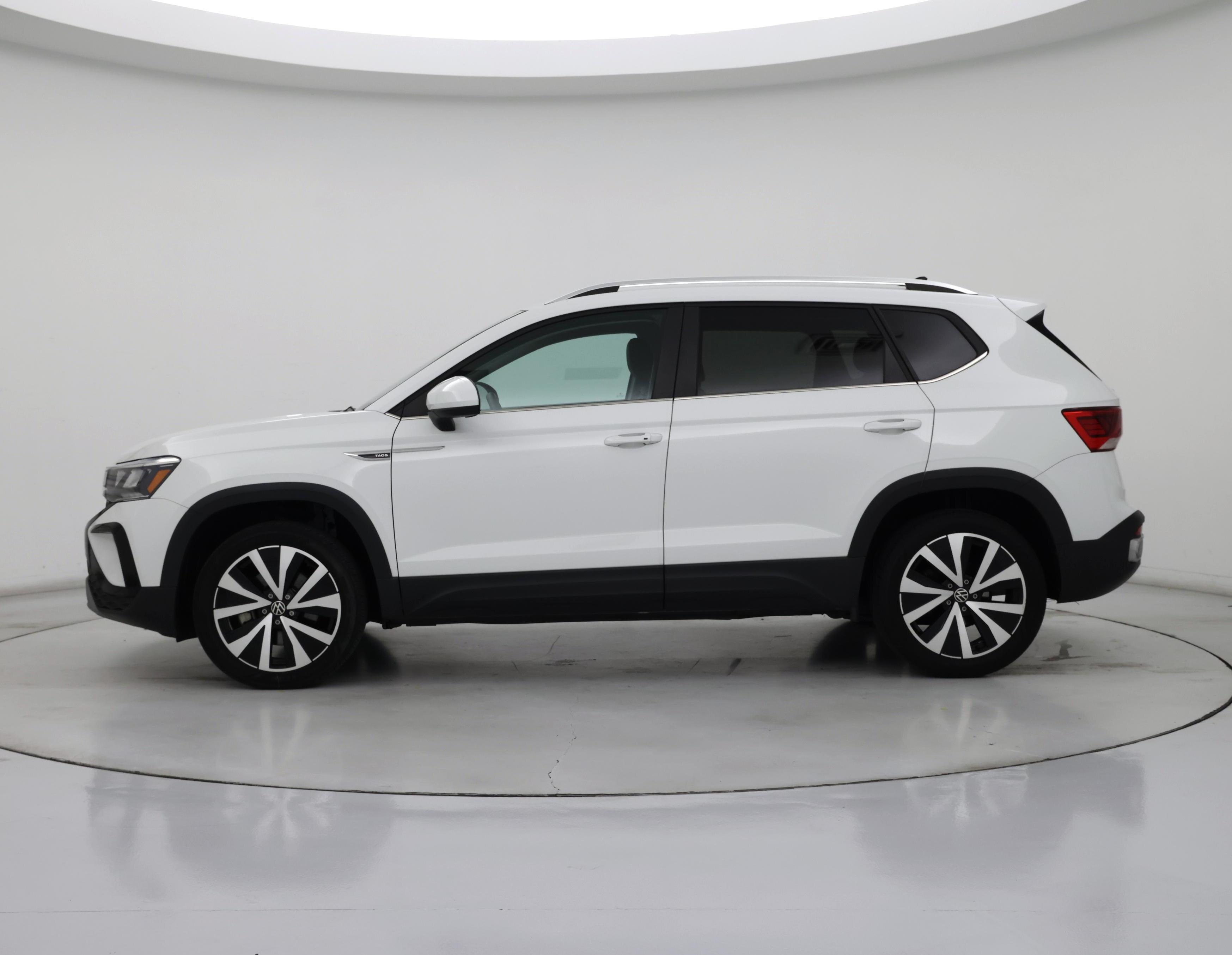 Thumbnail: 2022 Volkswagen Taos - 3