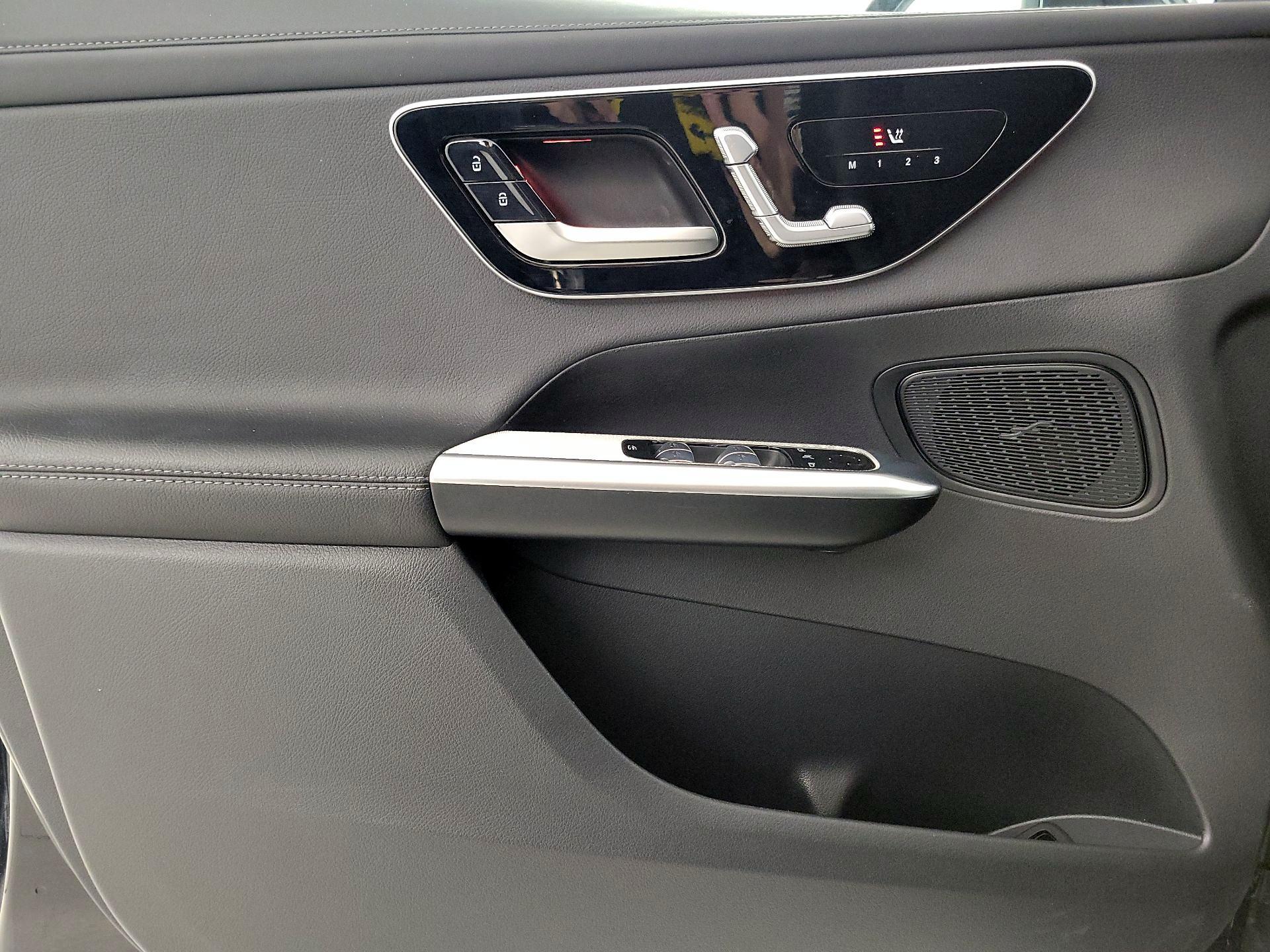 Thumbnail: 2024 Mercedes-Benz GLC - 12