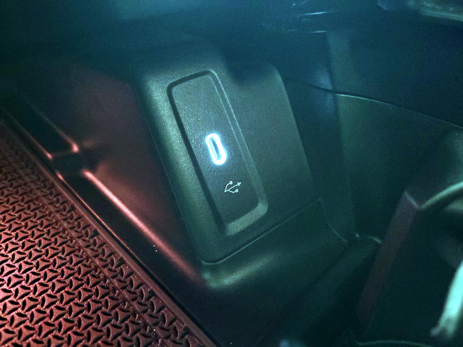 Thumbnail: 2024 Mercedes-Benz GLC - 18