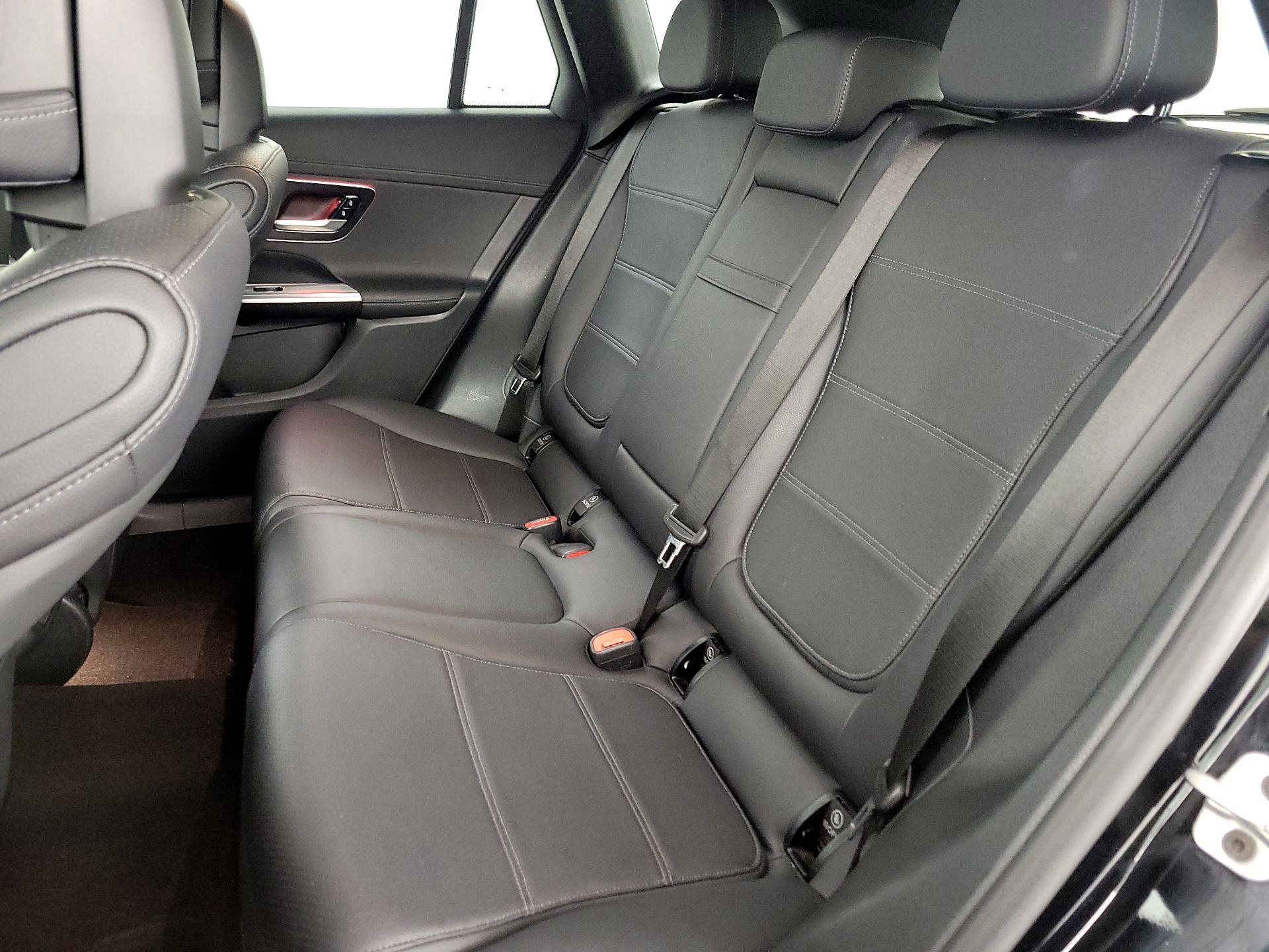 Thumbnail: 2024 Mercedes-Benz GLC - 19