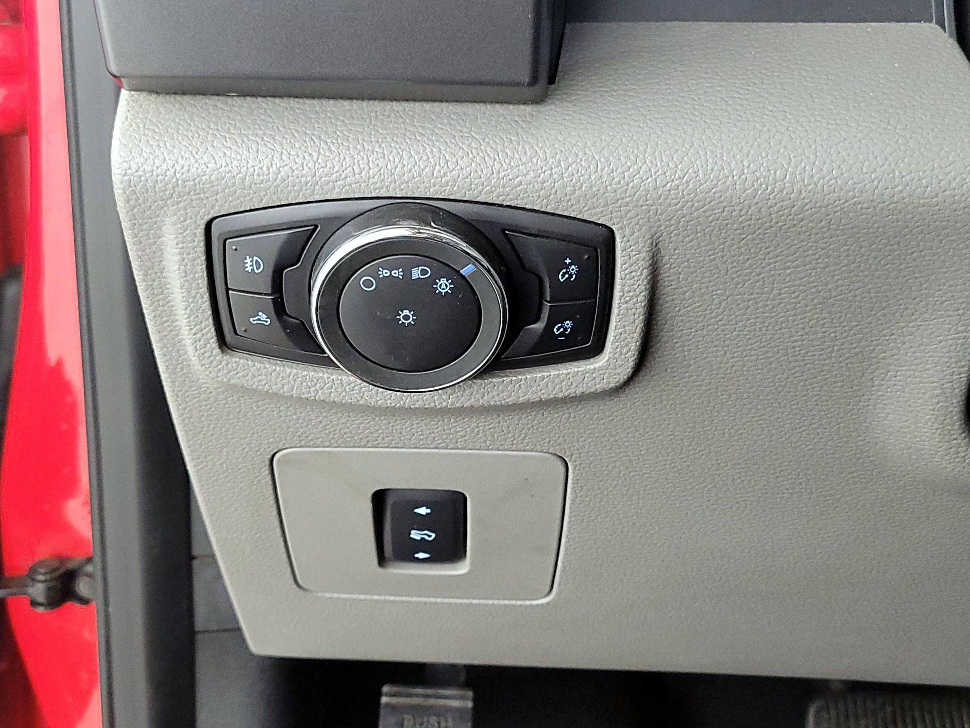 Thumbnail: 2015 Ford F-150 - 13