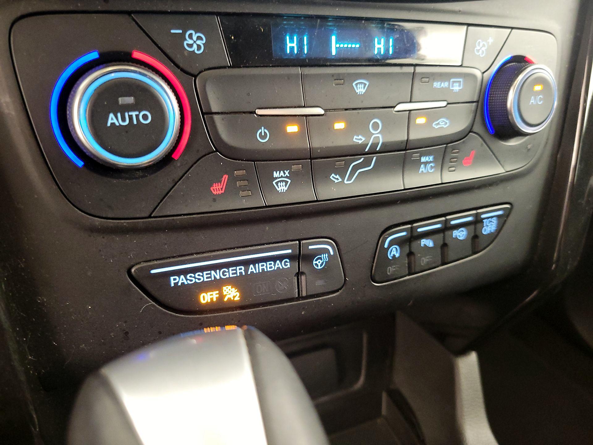 Thumbnail: 2017 Ford Escape - 17