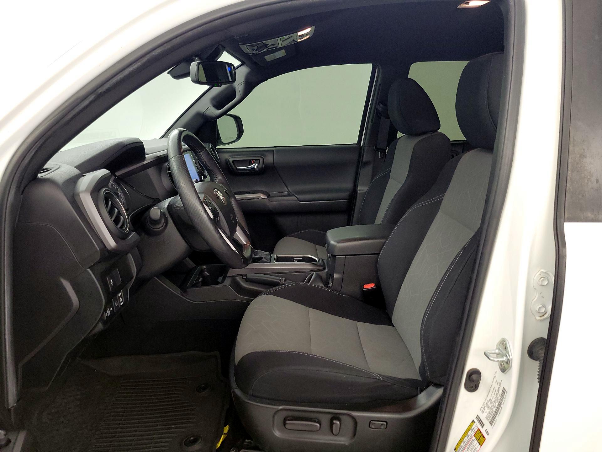 Thumbnail: 2022 Toyota Tacoma - 11