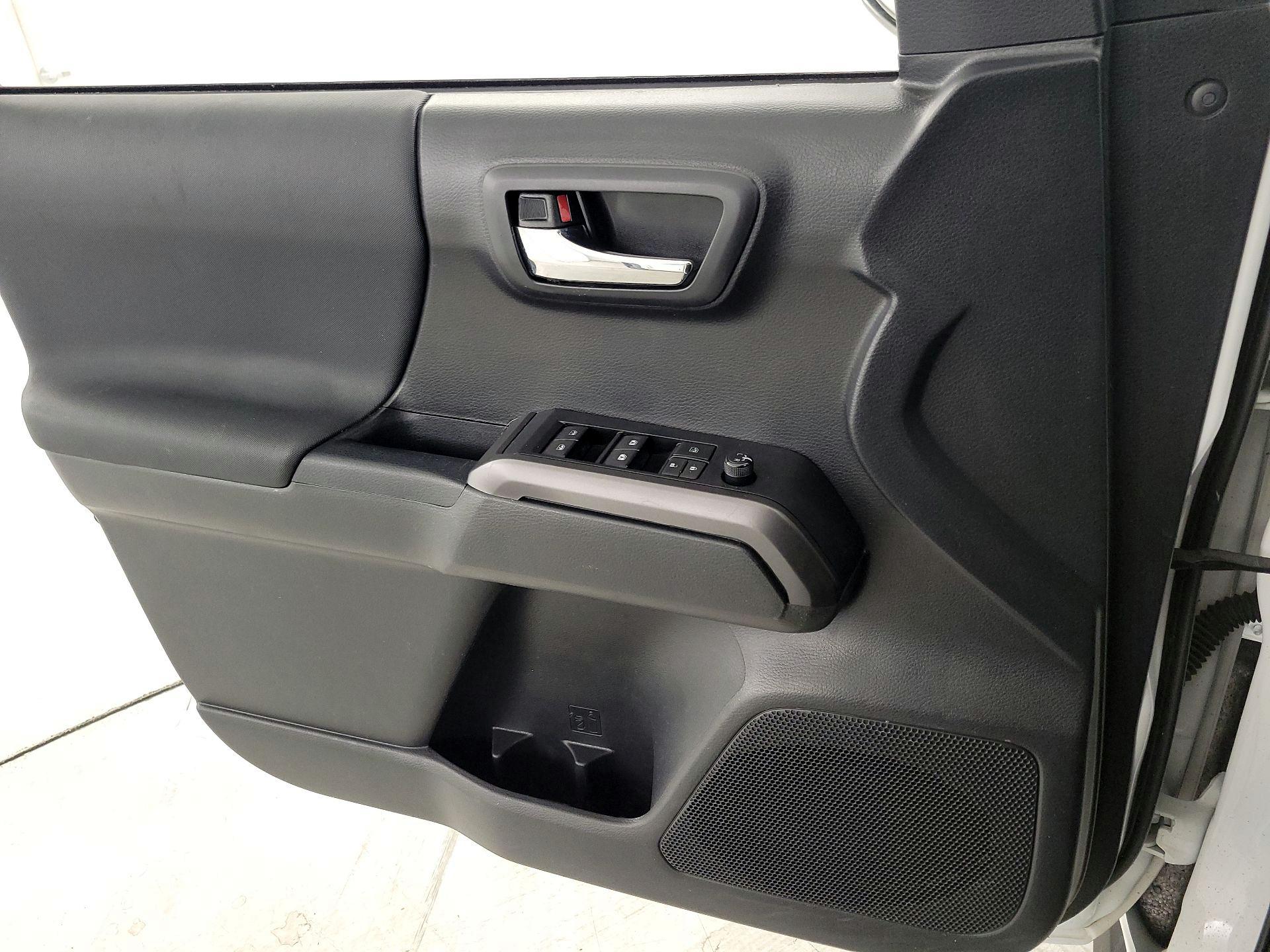 Thumbnail: 2022 Toyota Tacoma - 12