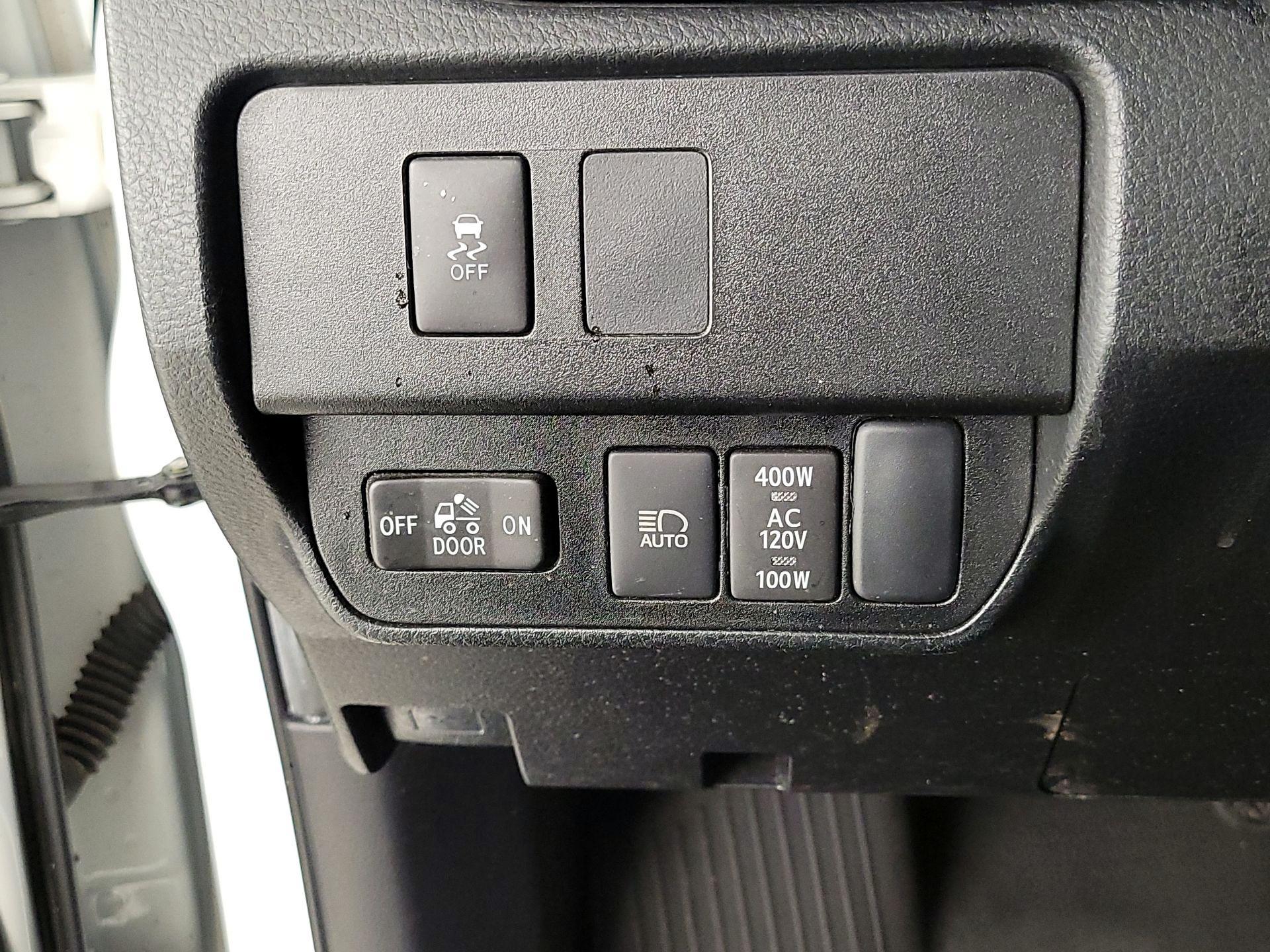 Thumbnail: 2022 Toyota Tacoma - 13