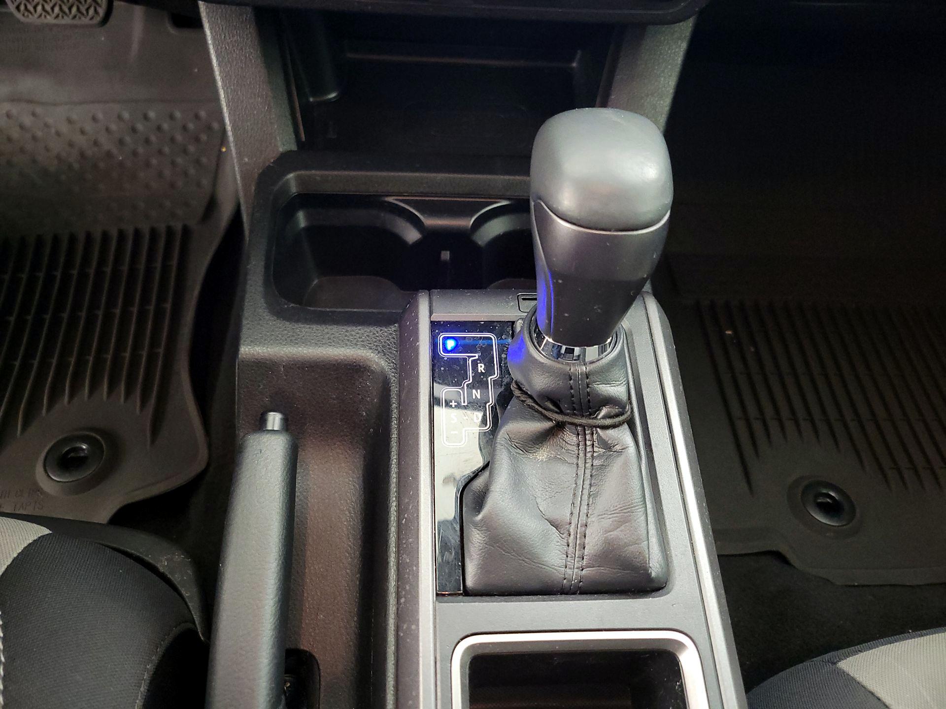 Thumbnail: 2022 Toyota Tacoma - 17