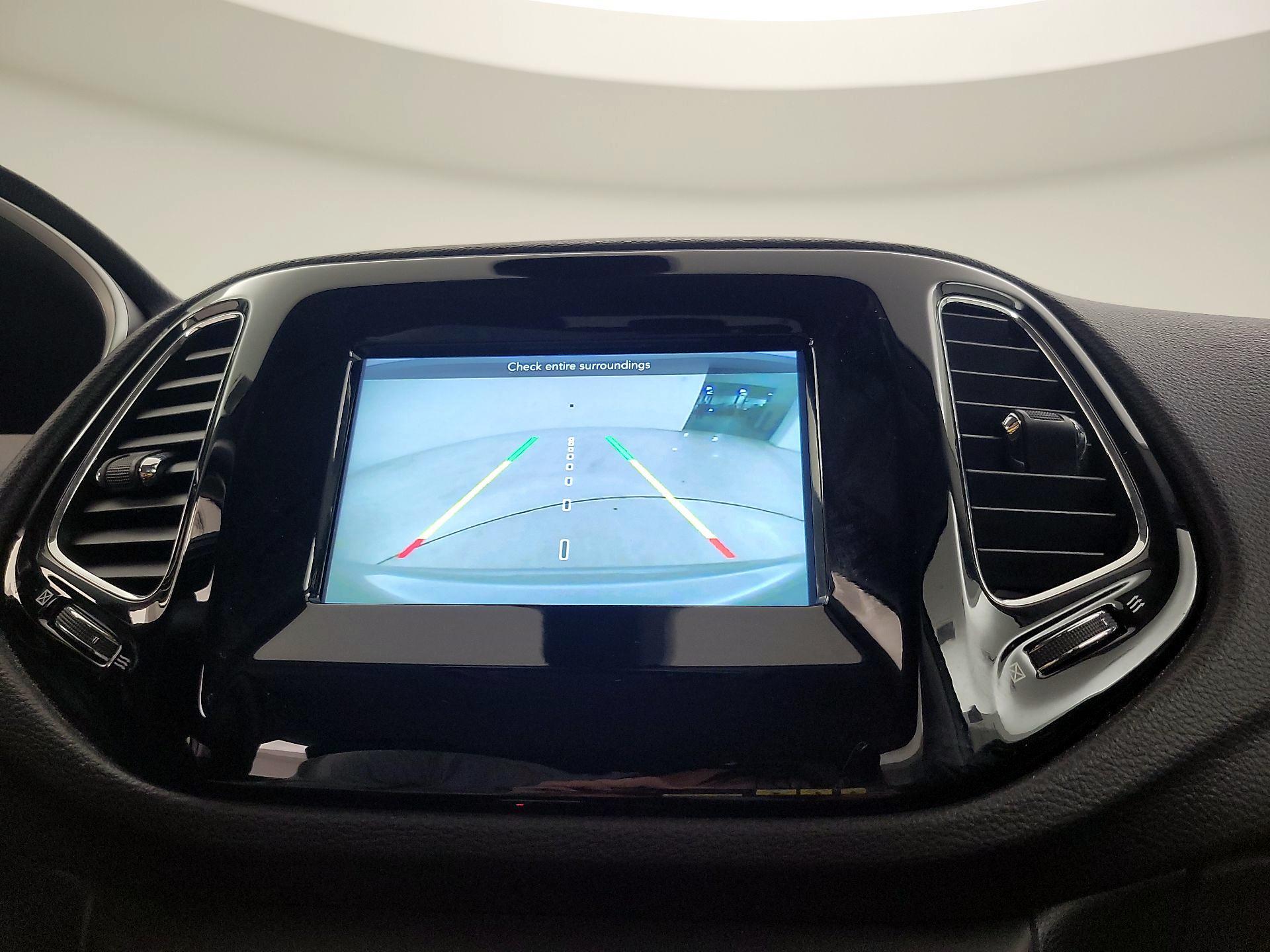 Thumbnail: 2018 Jeep Compass - 14