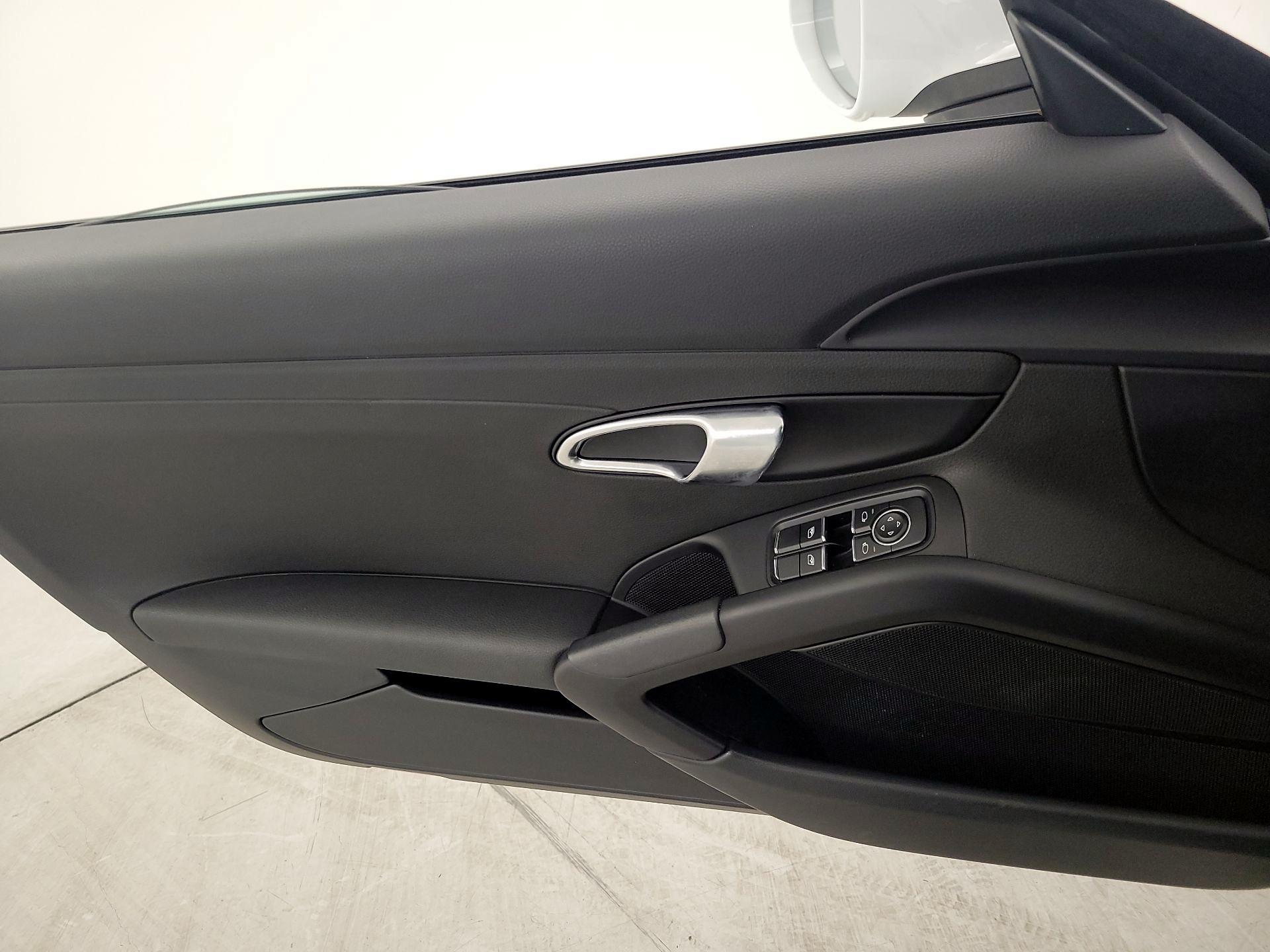 Thumbnail: 2019 Porsche 718 Cayman - 12