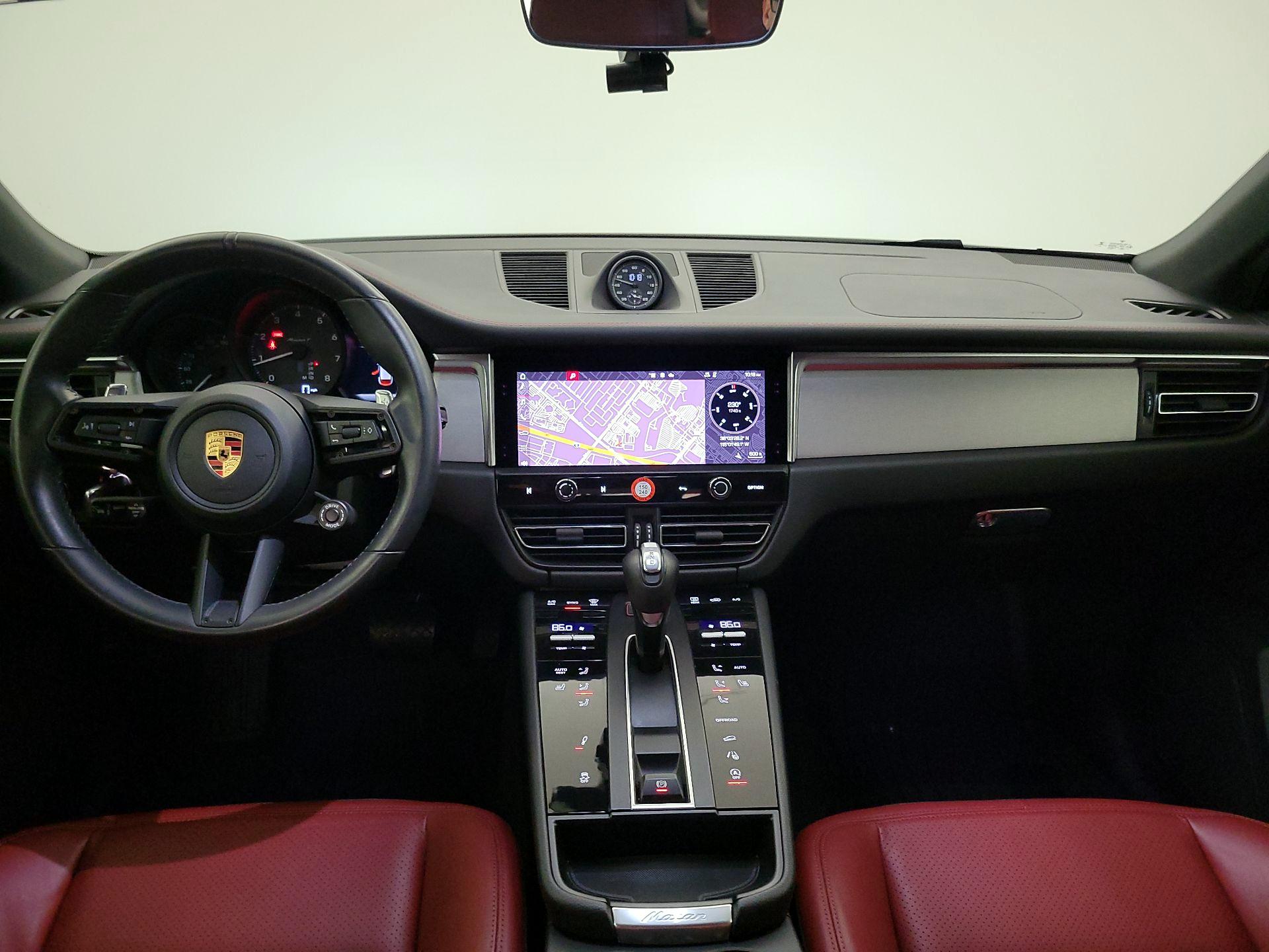 Thumbnail: 2023 Porsche Macan - 9