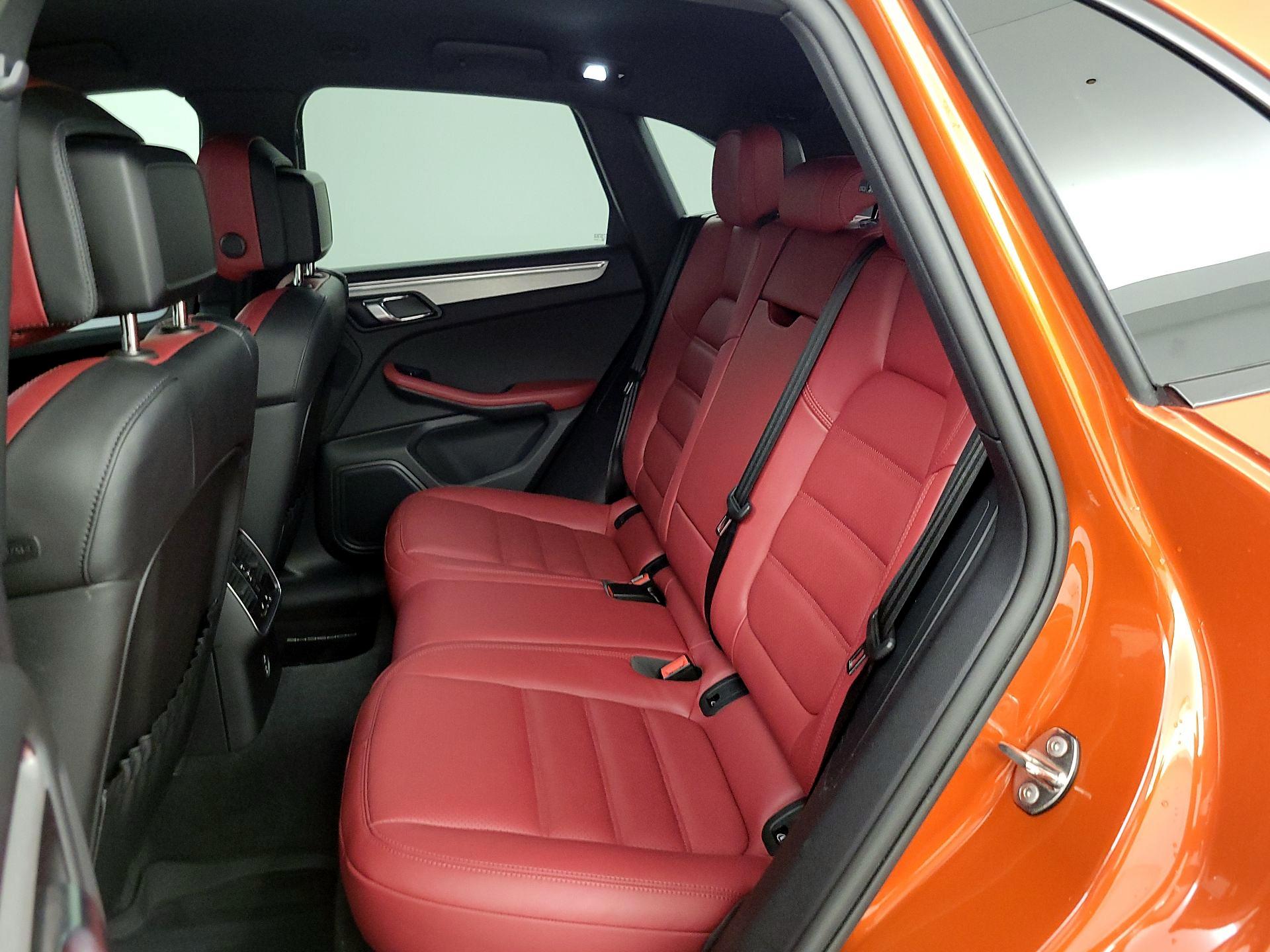 Thumbnail: 2023 Porsche Macan - 20