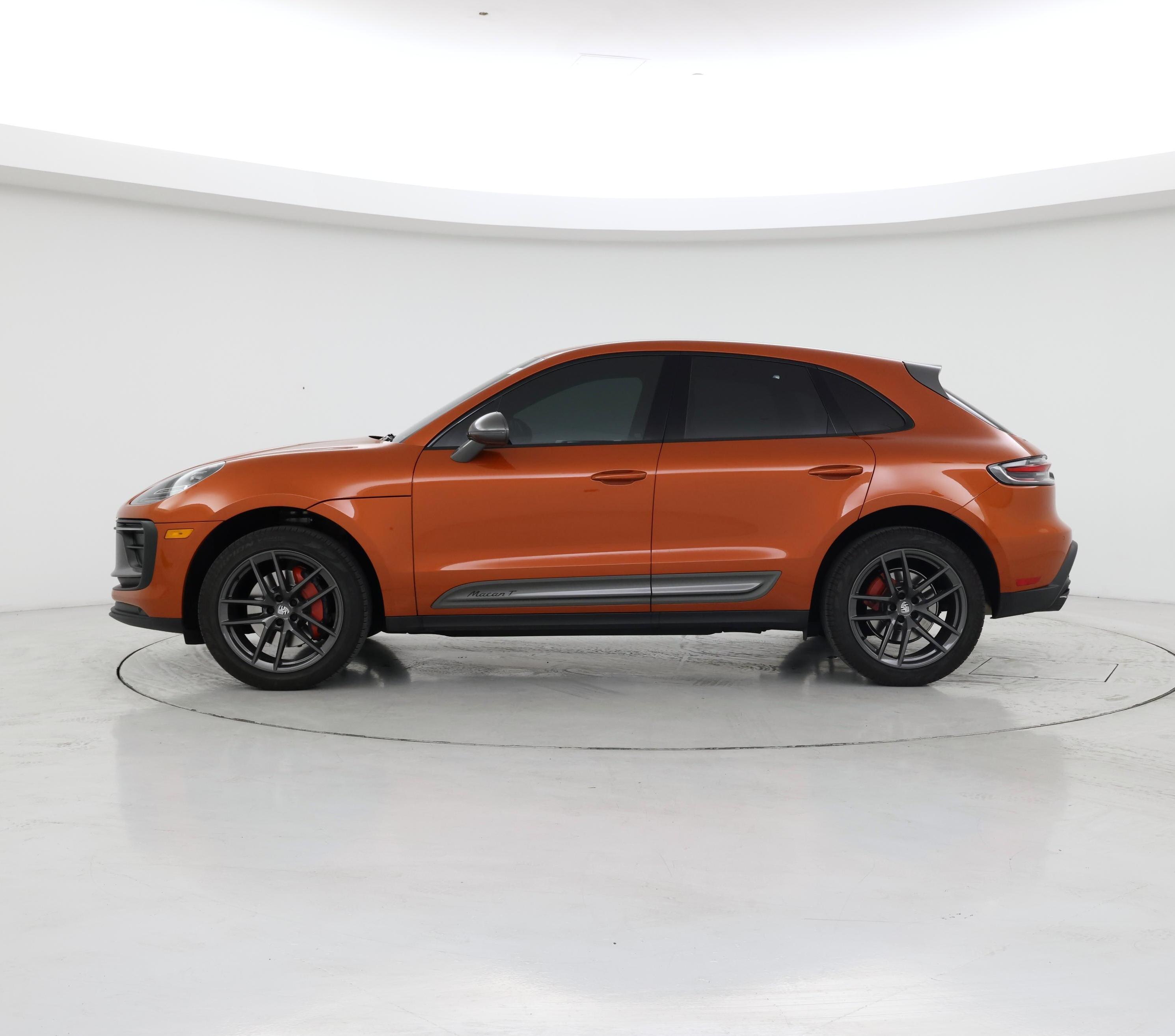 Thumbnail: 2023 Porsche Macan - 3