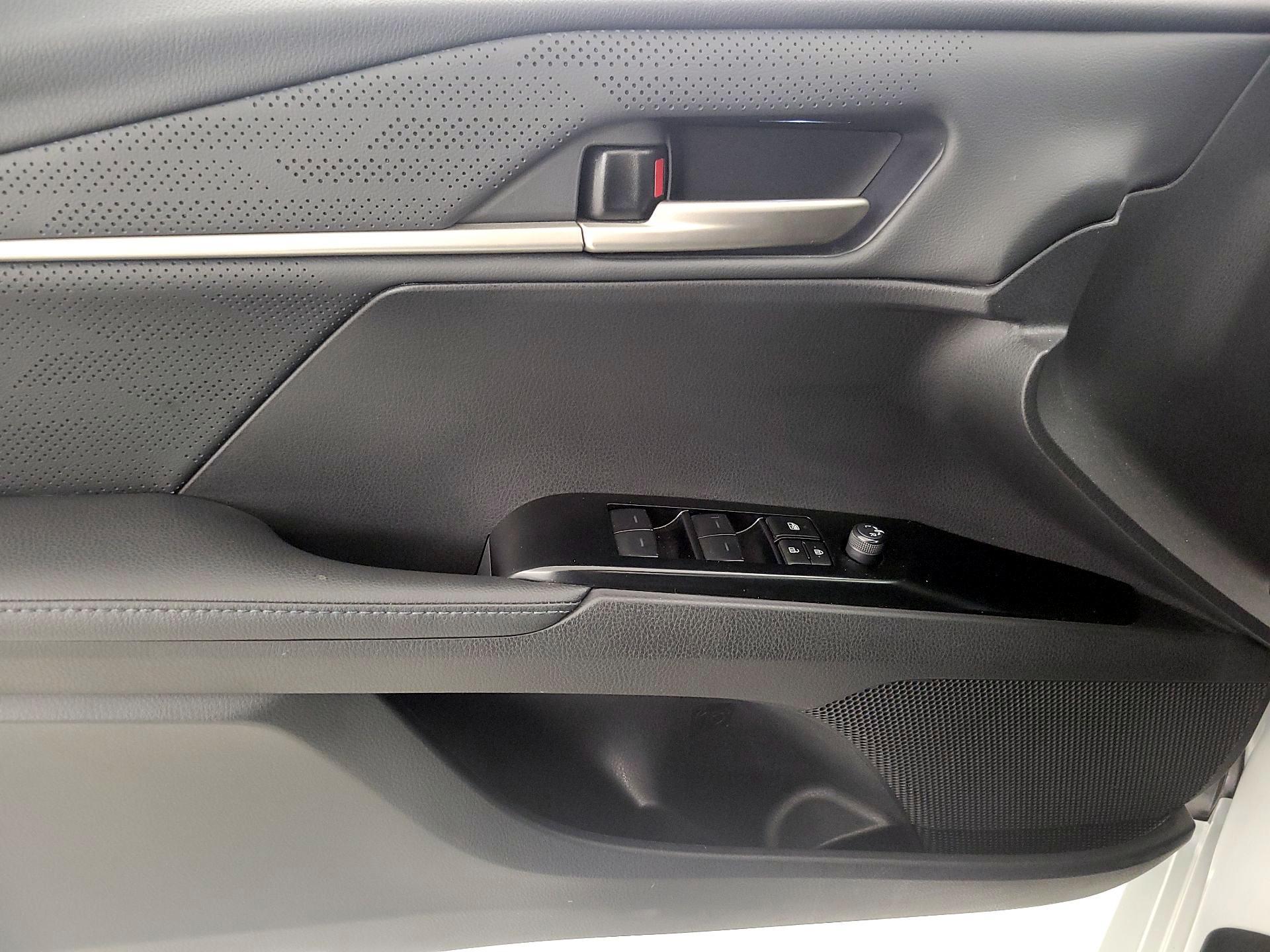 Thumbnail: 2025 Toyota Camry - 12