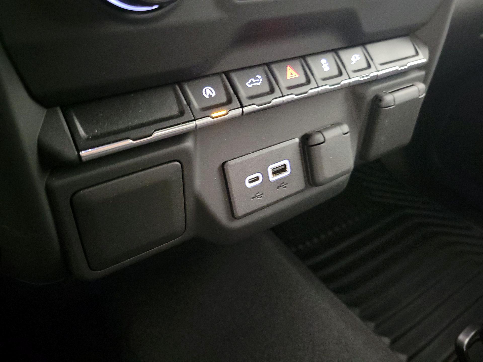 Thumbnail: 2021 Chevrolet Silverado 1500 - 18