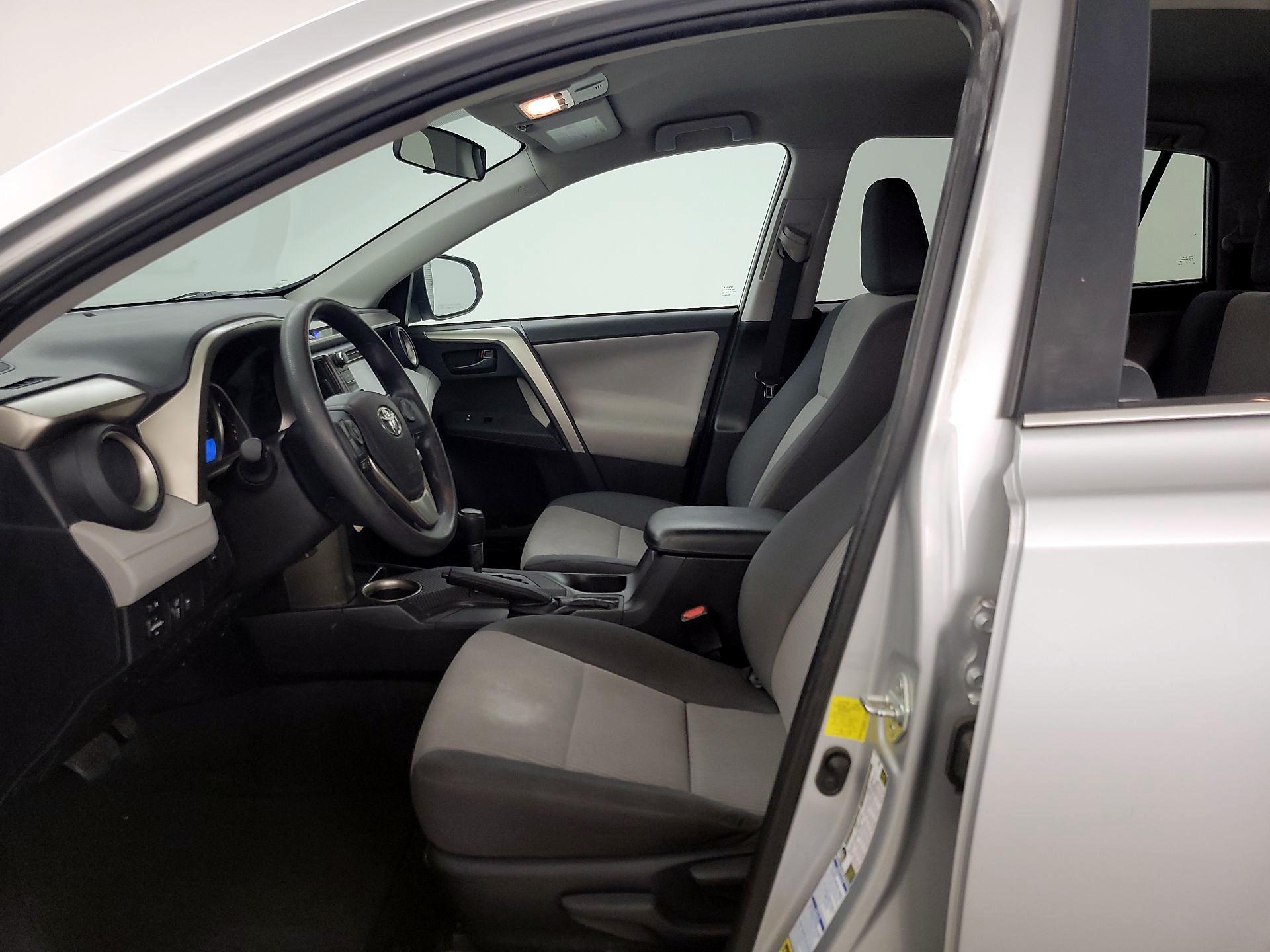 Thumbnail: 2015 Toyota RAV4 - 11