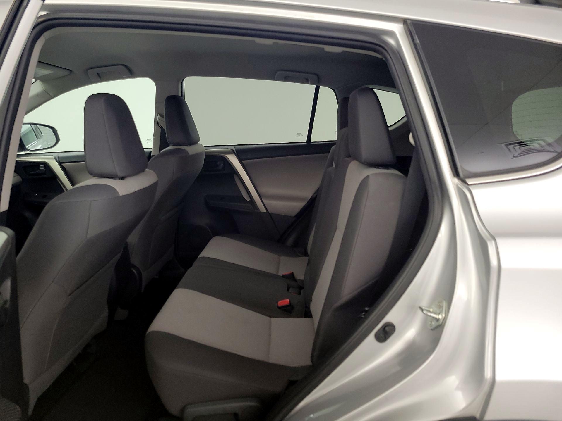 Thumbnail: 2015 Toyota RAV4 - 19