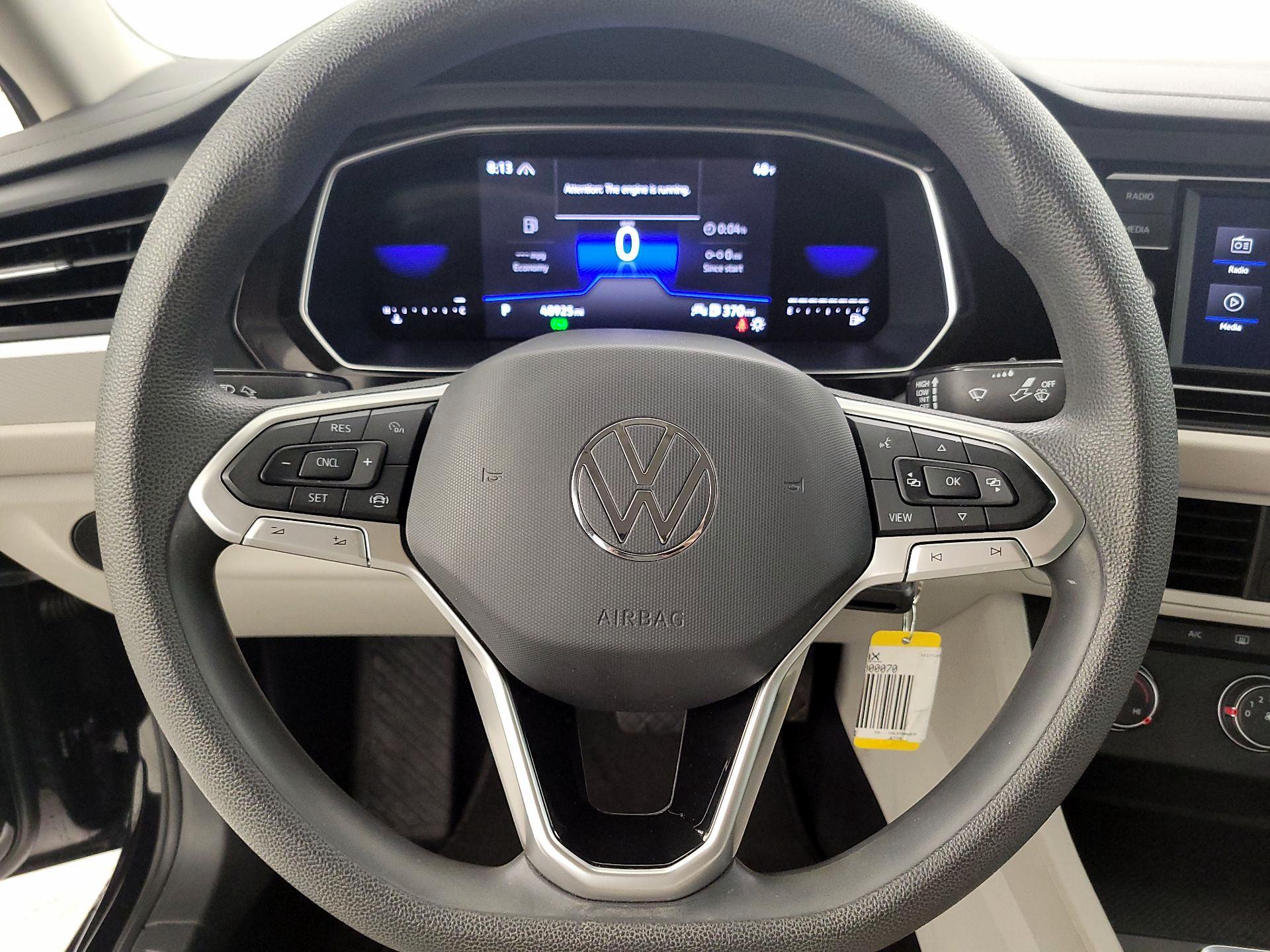 Thumbnail: 2023 Volkswagen Jetta - 10