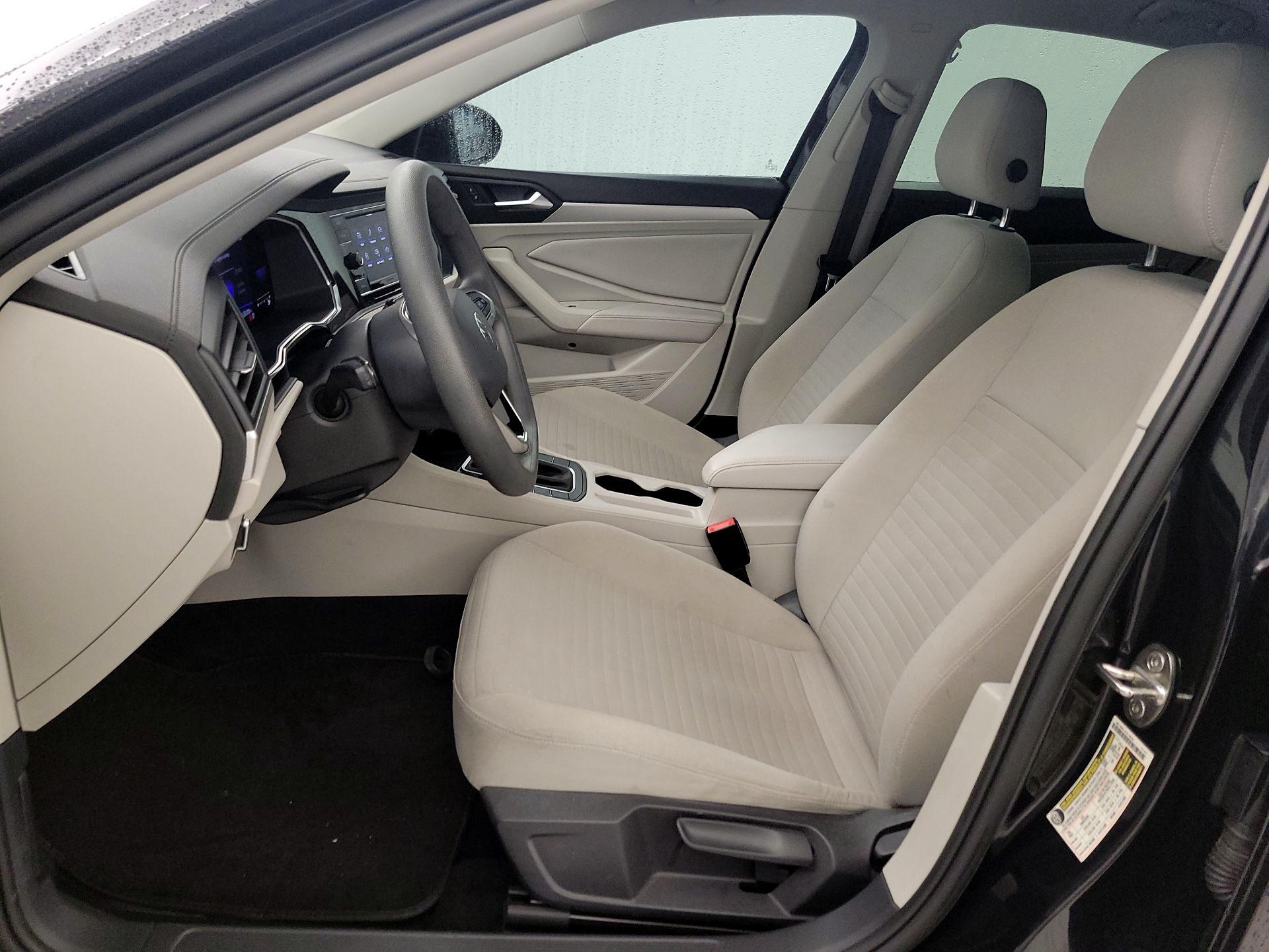 Thumbnail: 2023 Volkswagen Jetta - 11