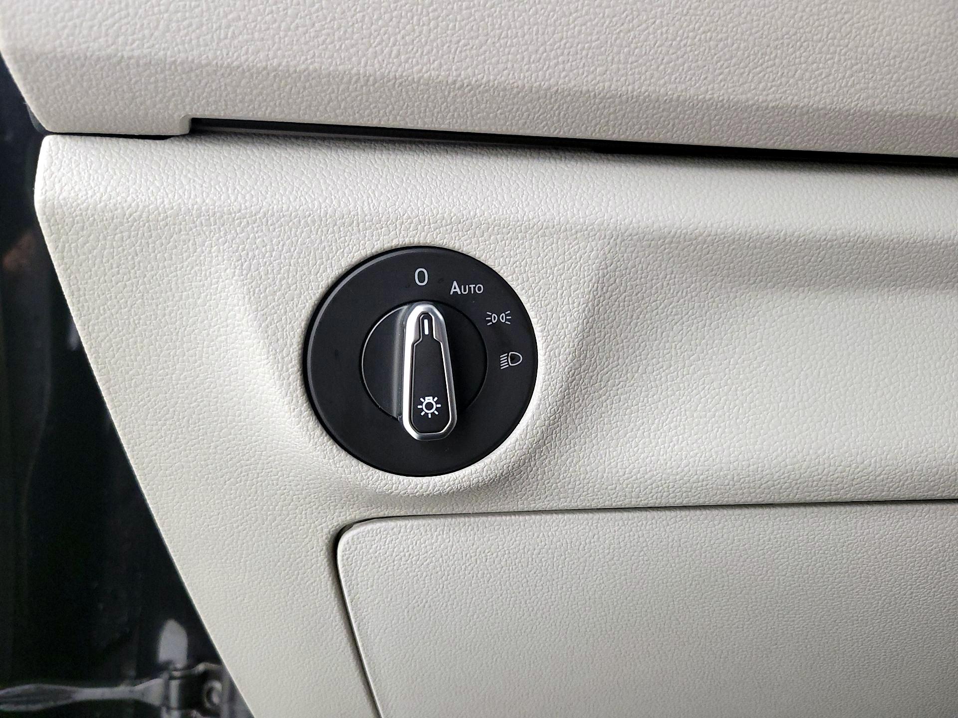 Thumbnail: 2023 Volkswagen Jetta - 13