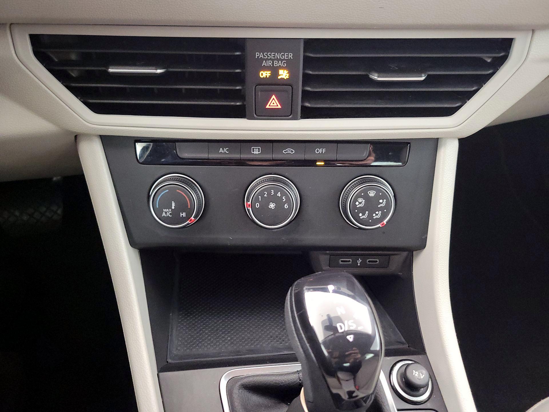 Thumbnail: 2023 Volkswagen Jetta - 16