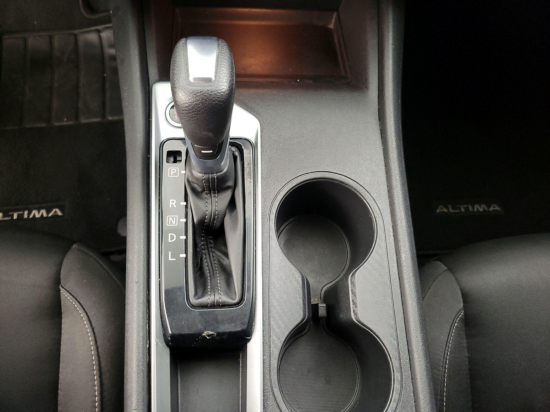 Thumbnail: 2020 Nissan Altima - 17