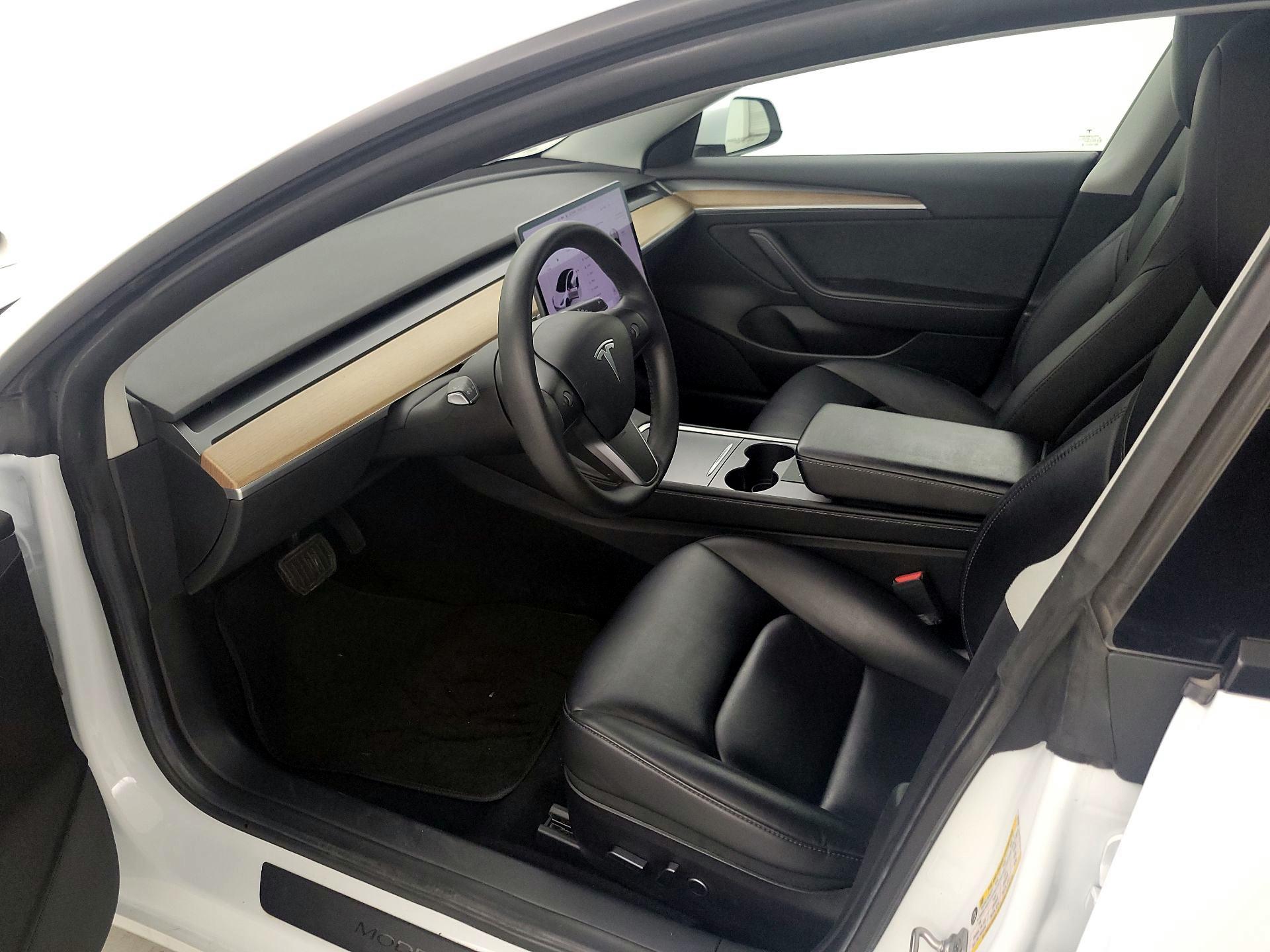 Thumbnail: 2022 Tesla Model 3 - 11