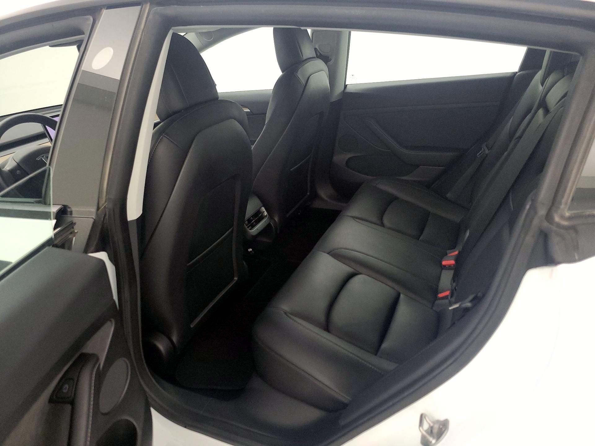 Thumbnail: 2022 Tesla Model 3 - 19