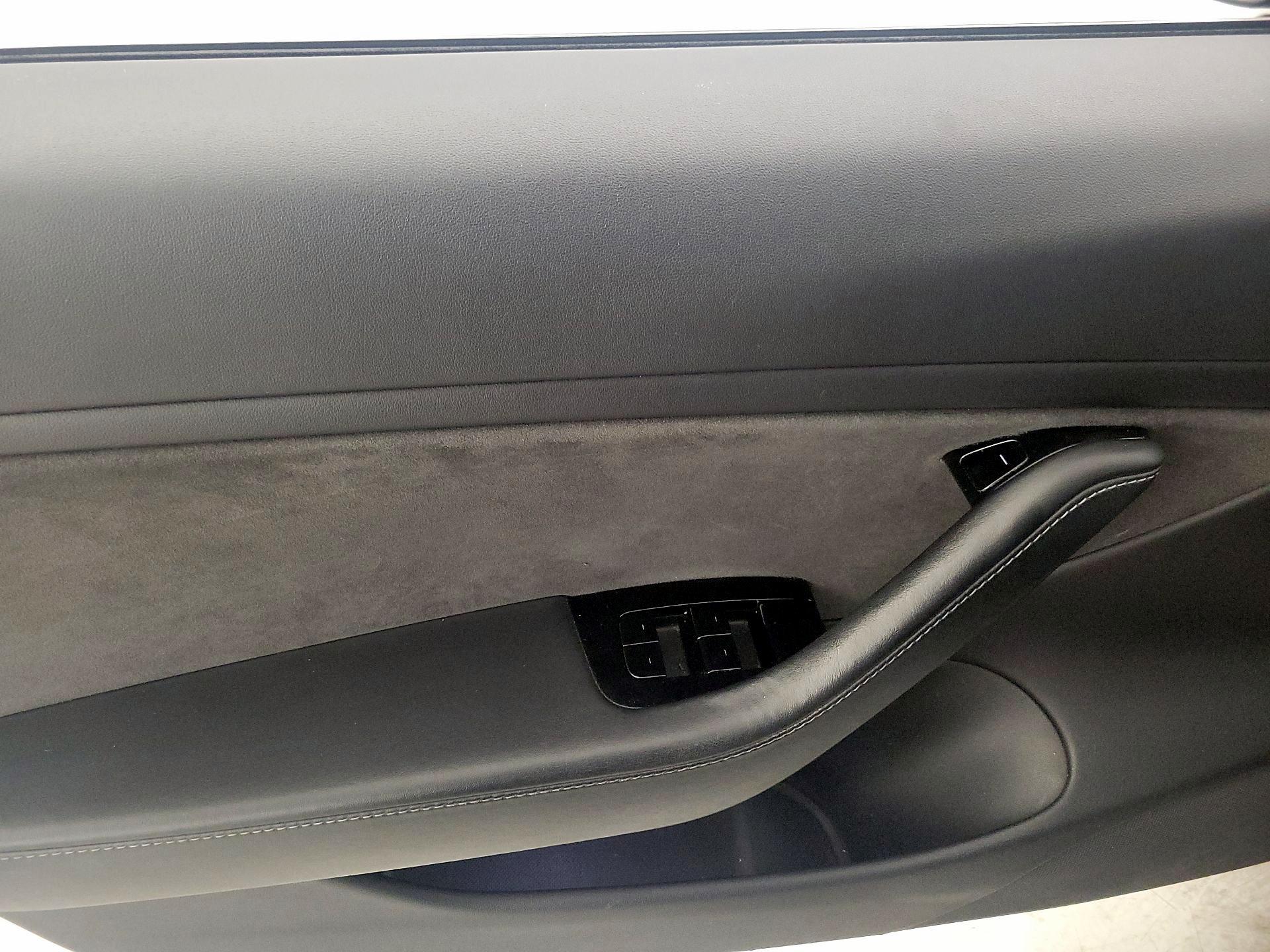 Thumbnail: 2019 Tesla Model 3 - 12