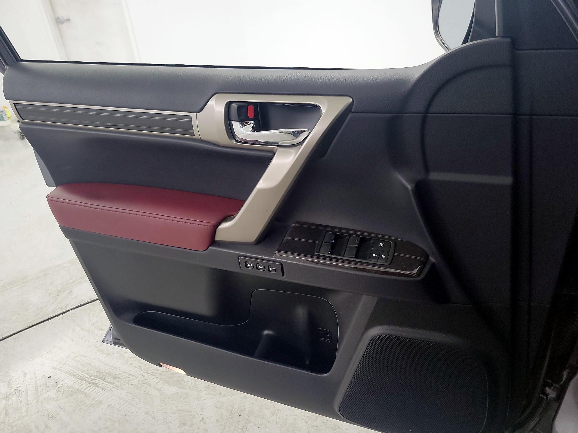 Thumbnail: 2020 Lexus GX - 12