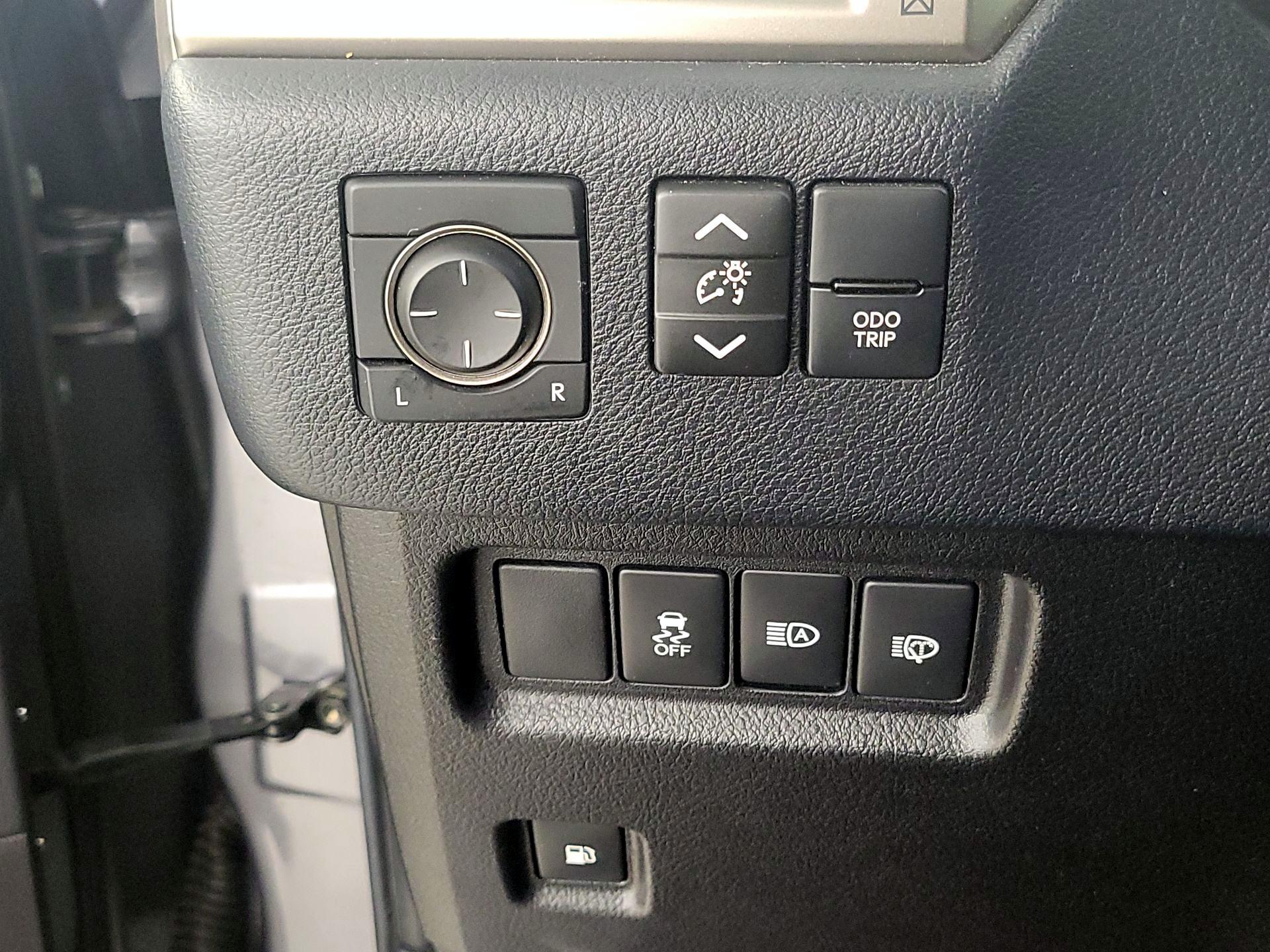 Thumbnail: 2020 Lexus GX - 13